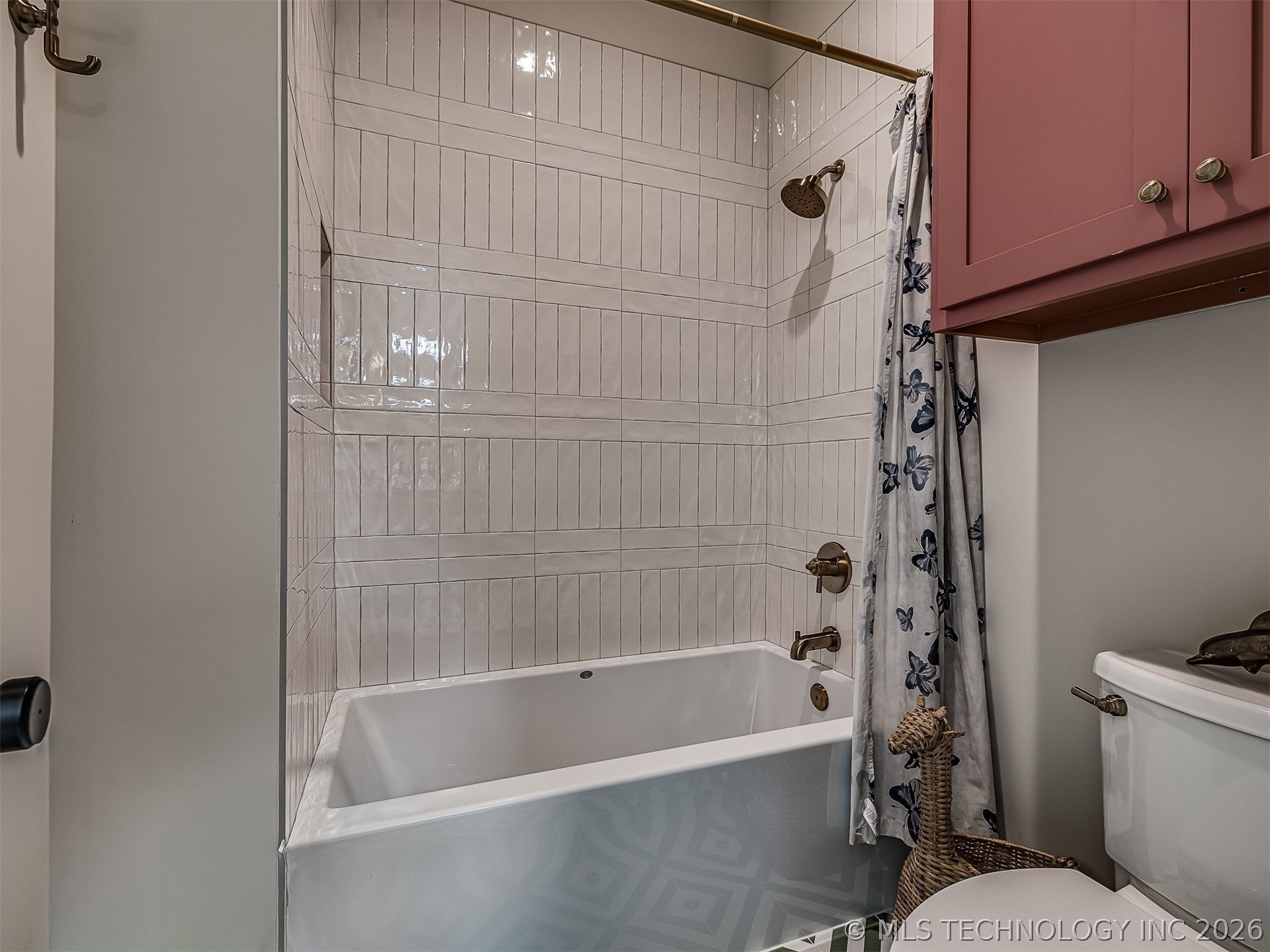 25 E Falcon Tree Loop Eufaula OK 74432
