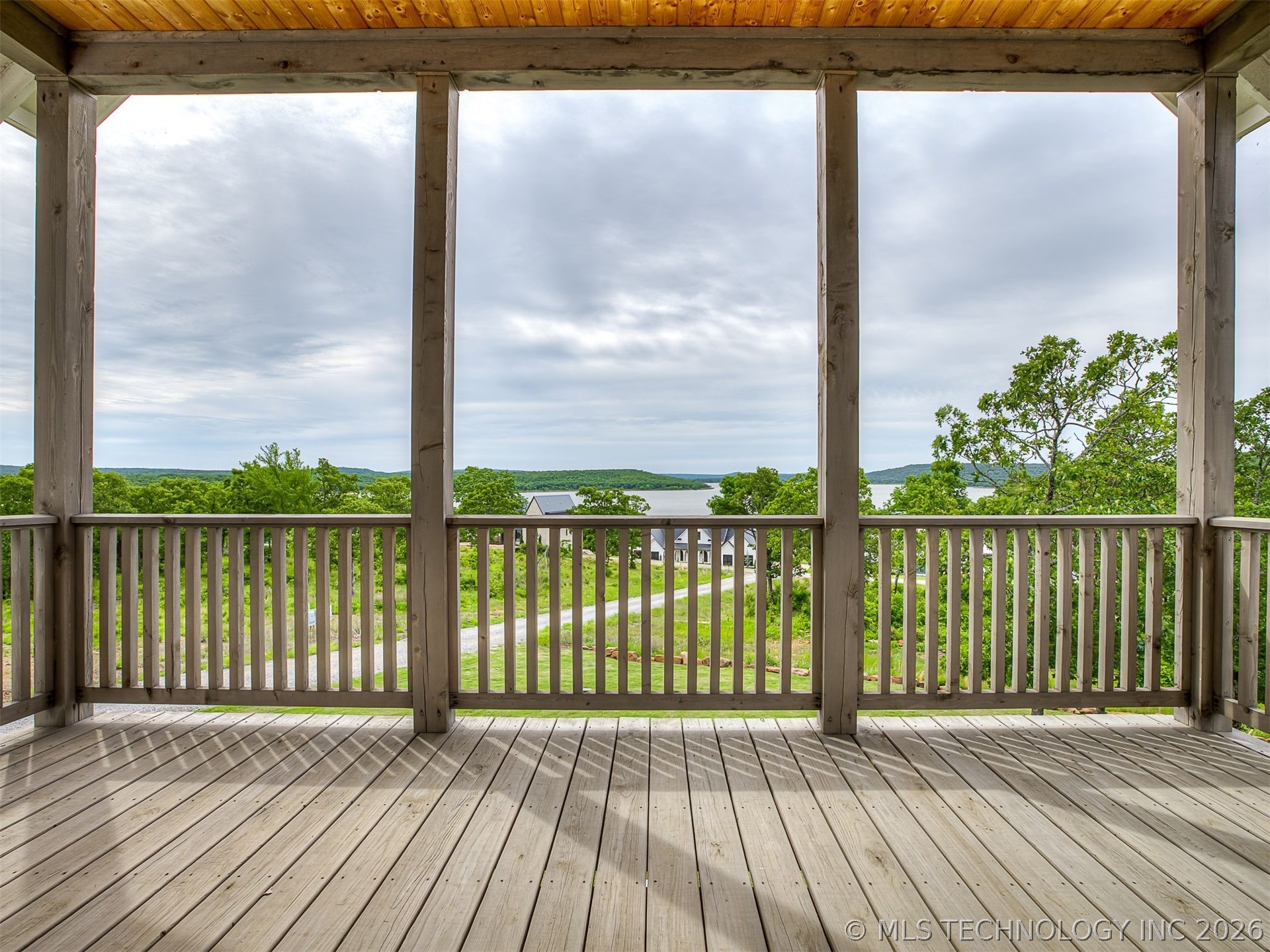 25 E Falcon Tree Loop Eufaula OK 74432