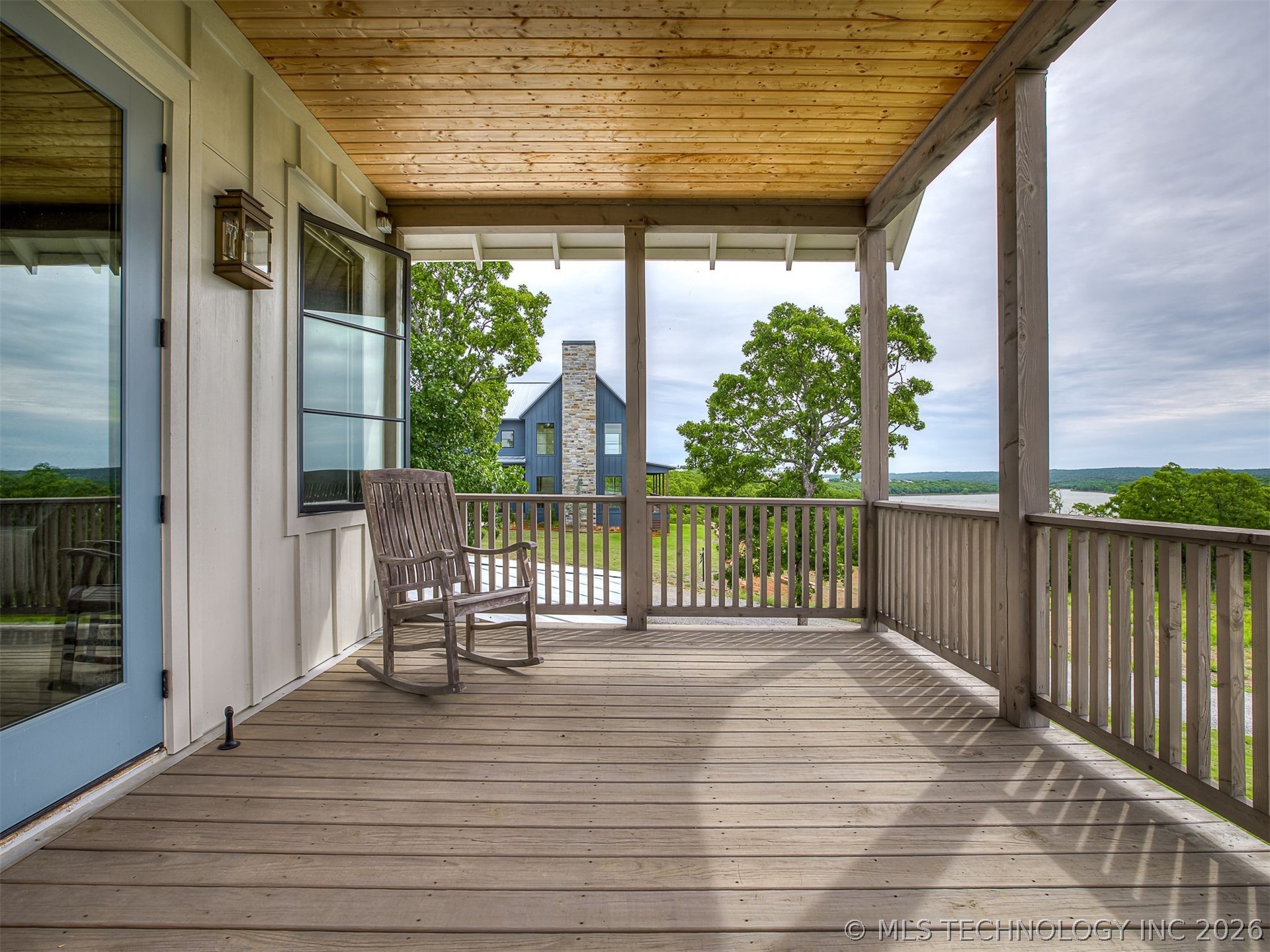 25 E Falcon Tree Loop Eufaula OK 74432