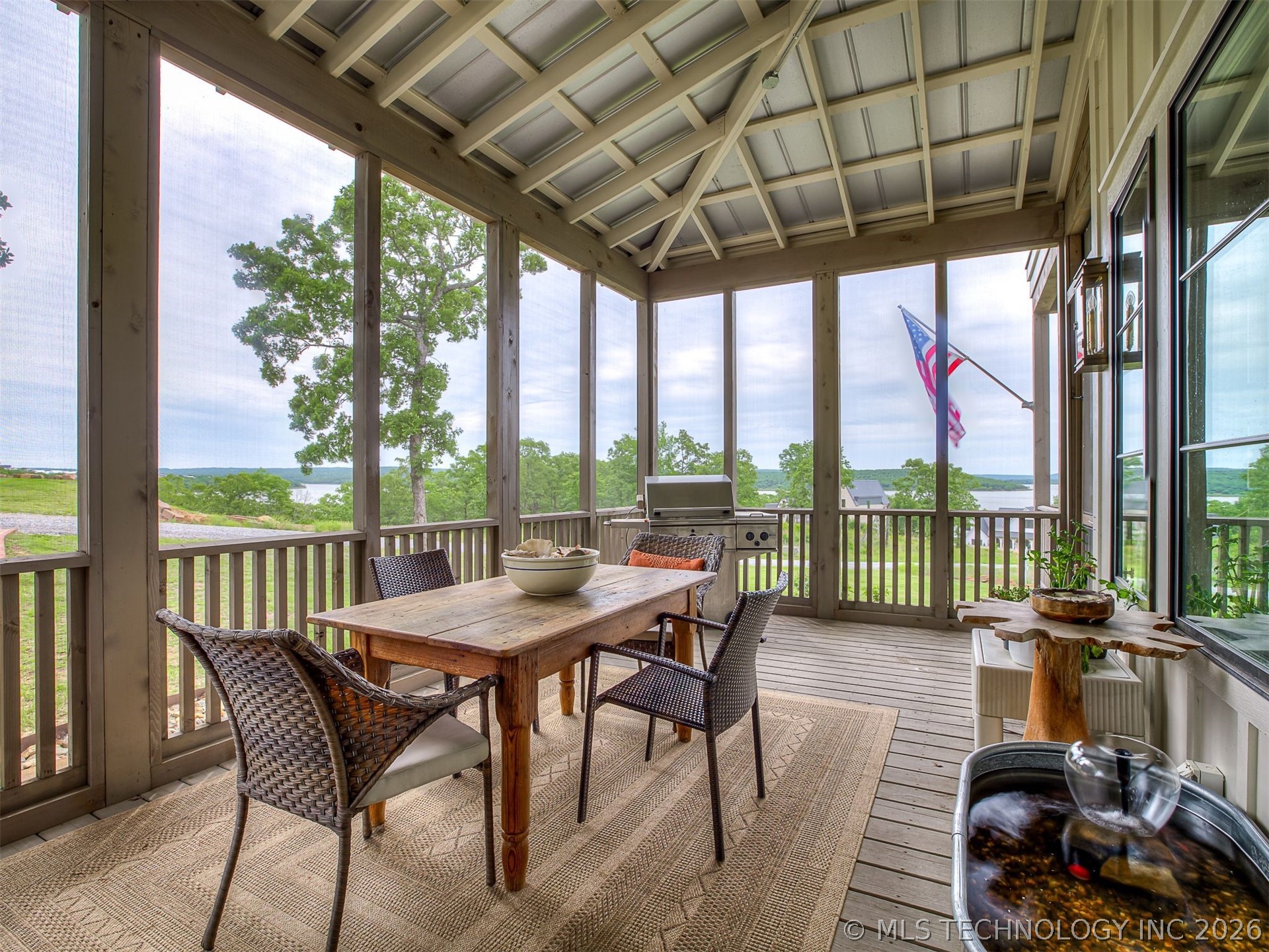 25 E Falcon Tree Loop Eufaula OK 74432