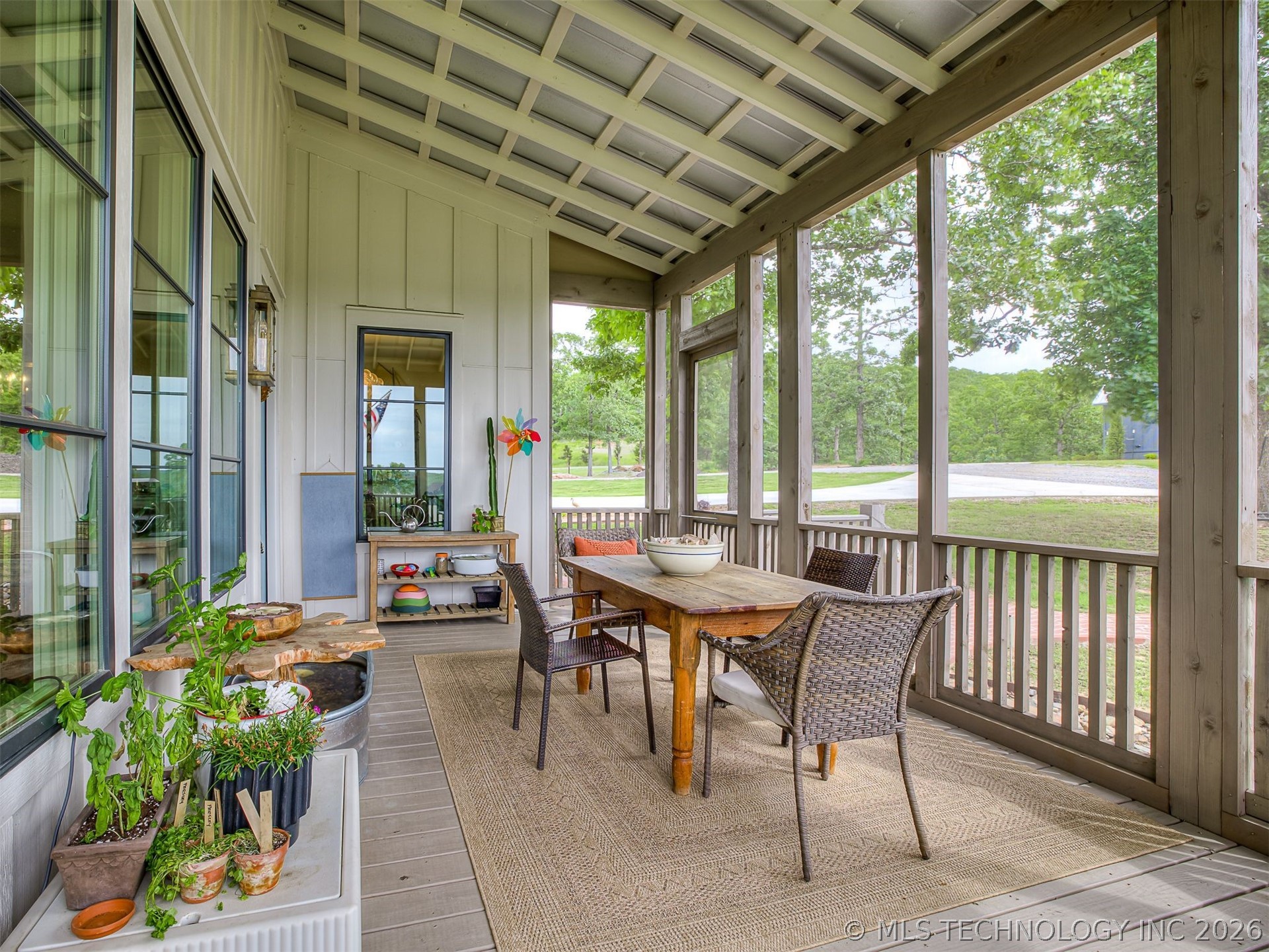 25 E Falcon Tree Loop Eufaula OK 74432