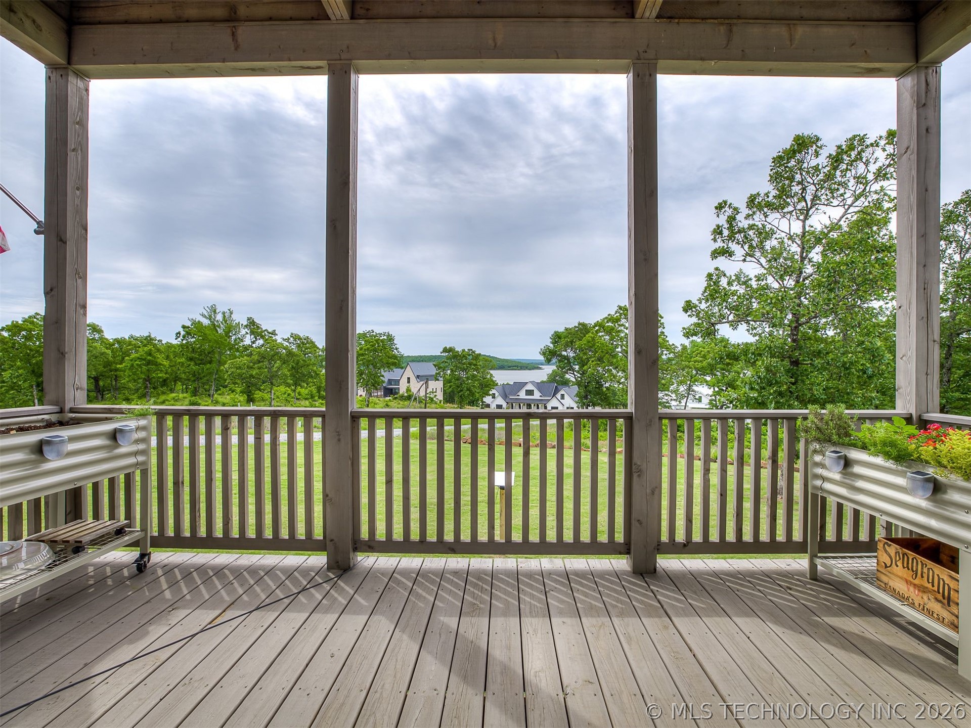 25 E Falcon Tree Loop Eufaula OK 74432