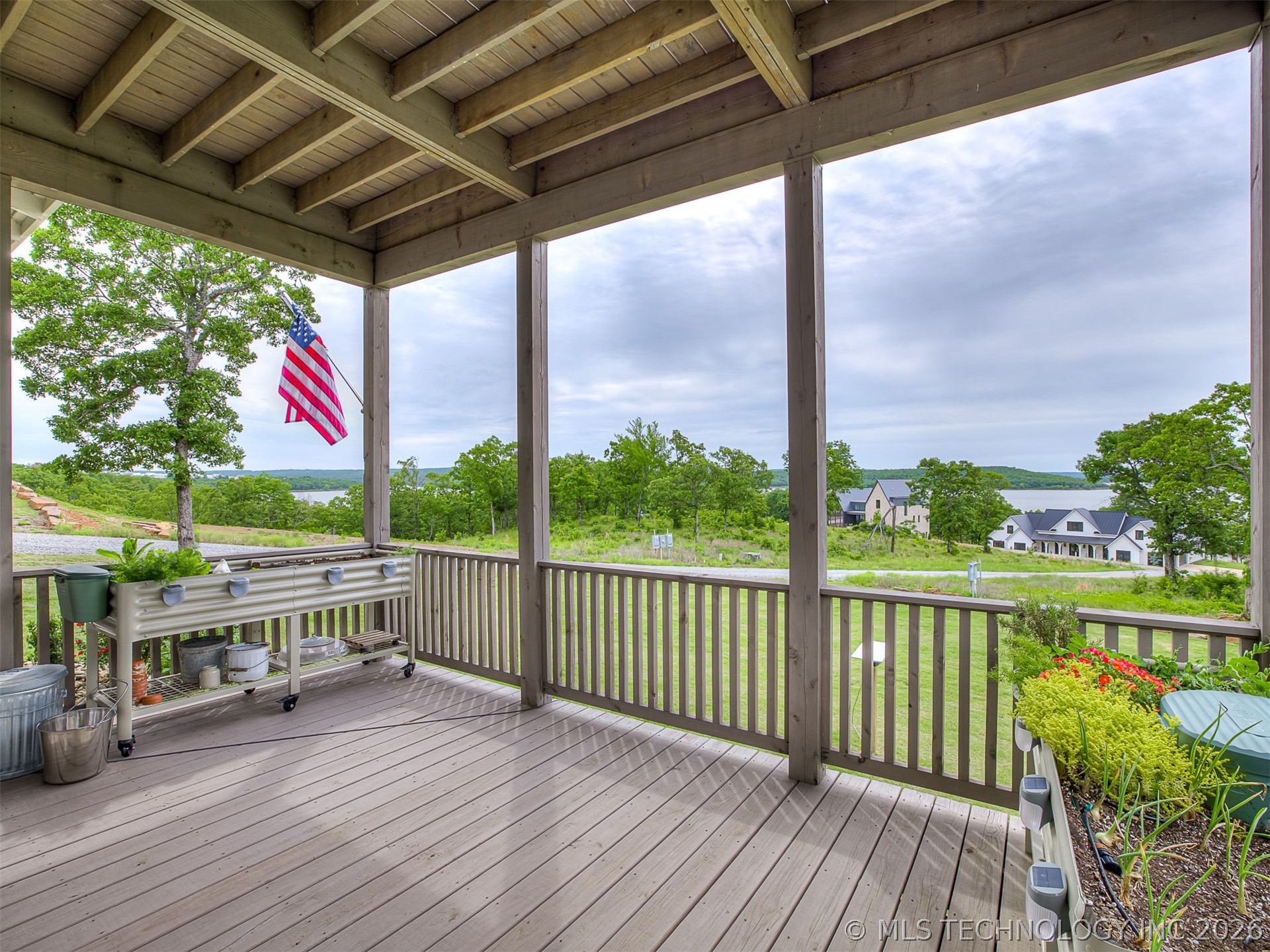 25 E Falcon Tree Loop Eufaula OK 74432