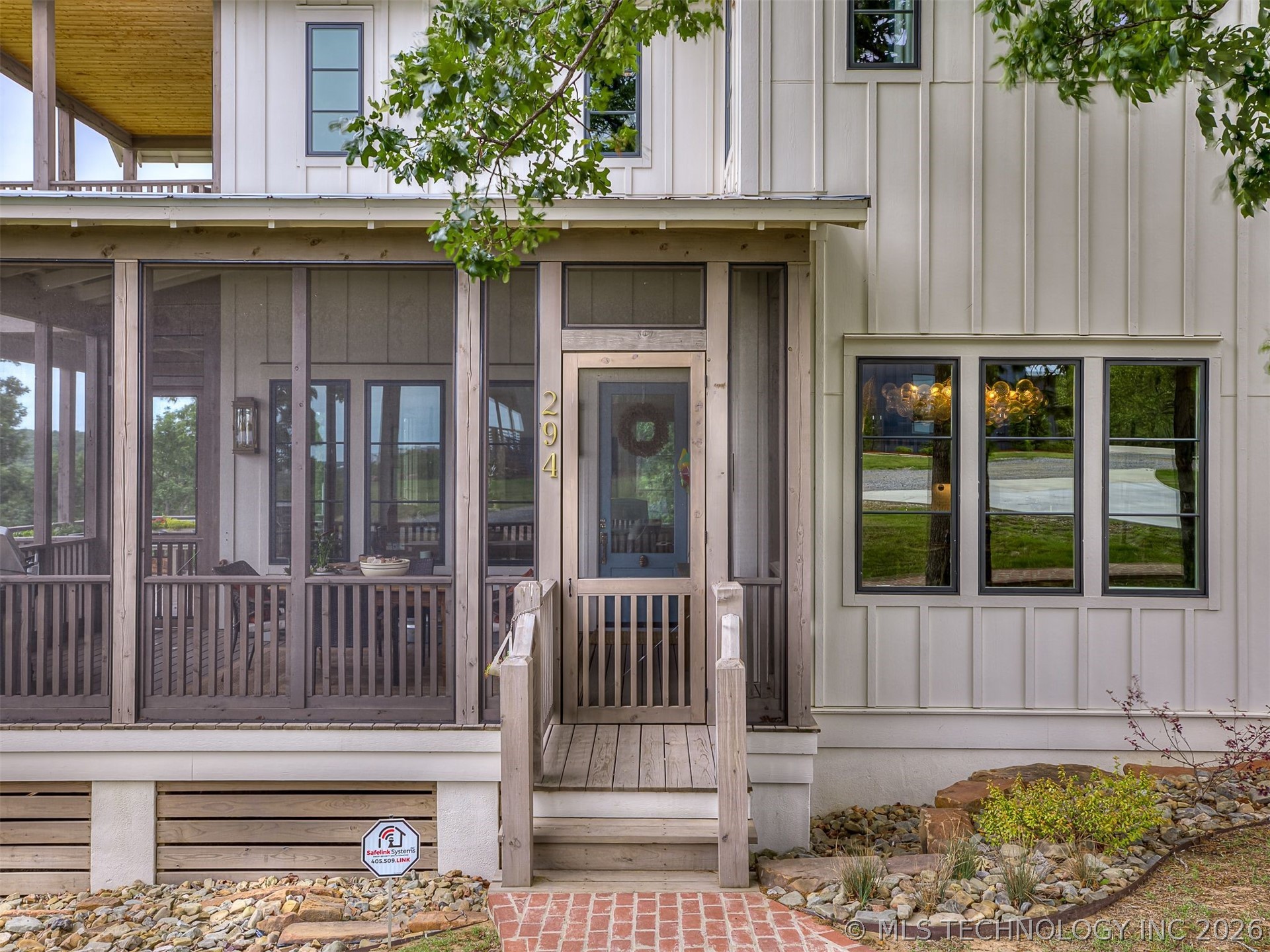 25 E Falcon Tree Loop Eufaula OK 74432