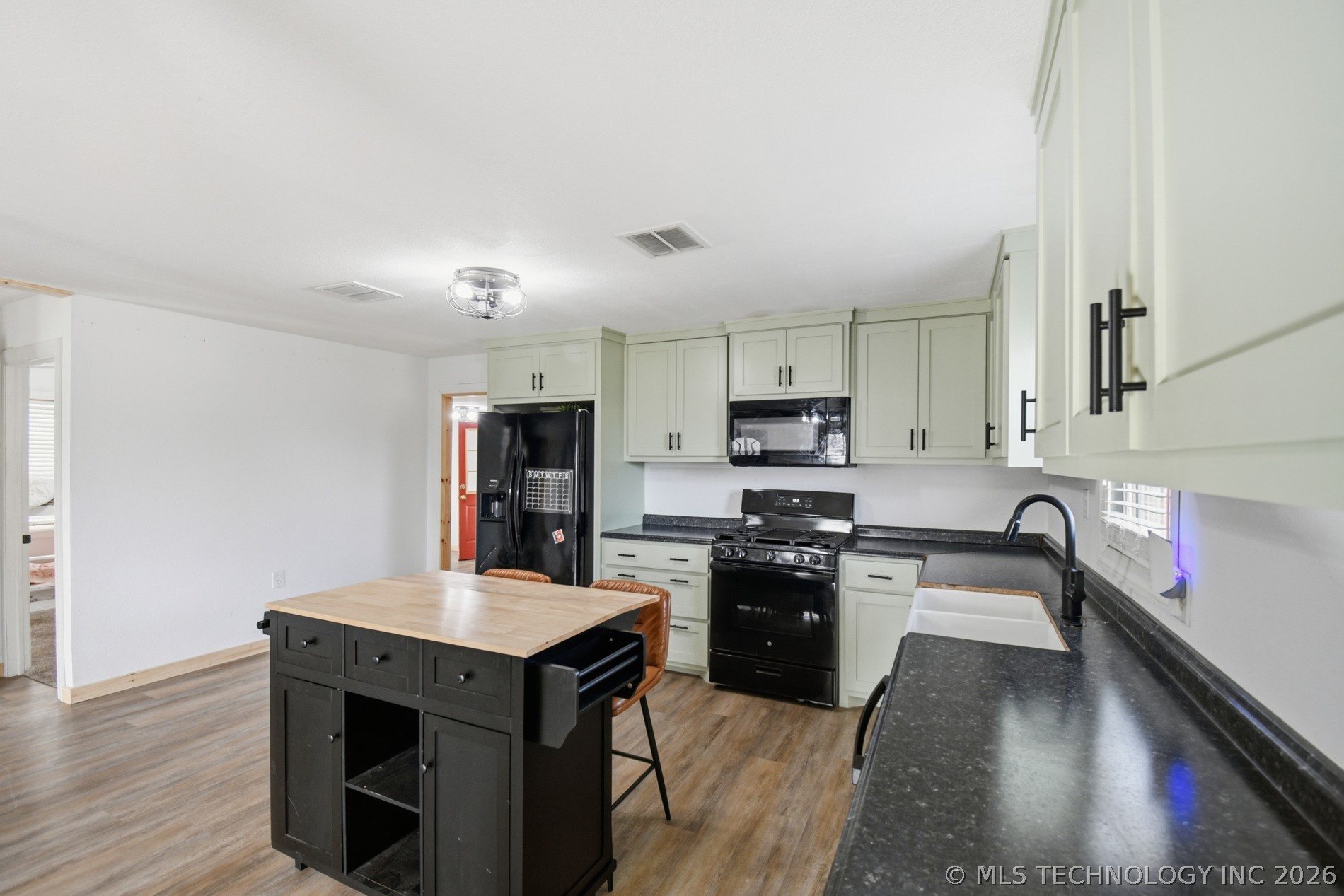 505 4th Street Wynona OK 74084