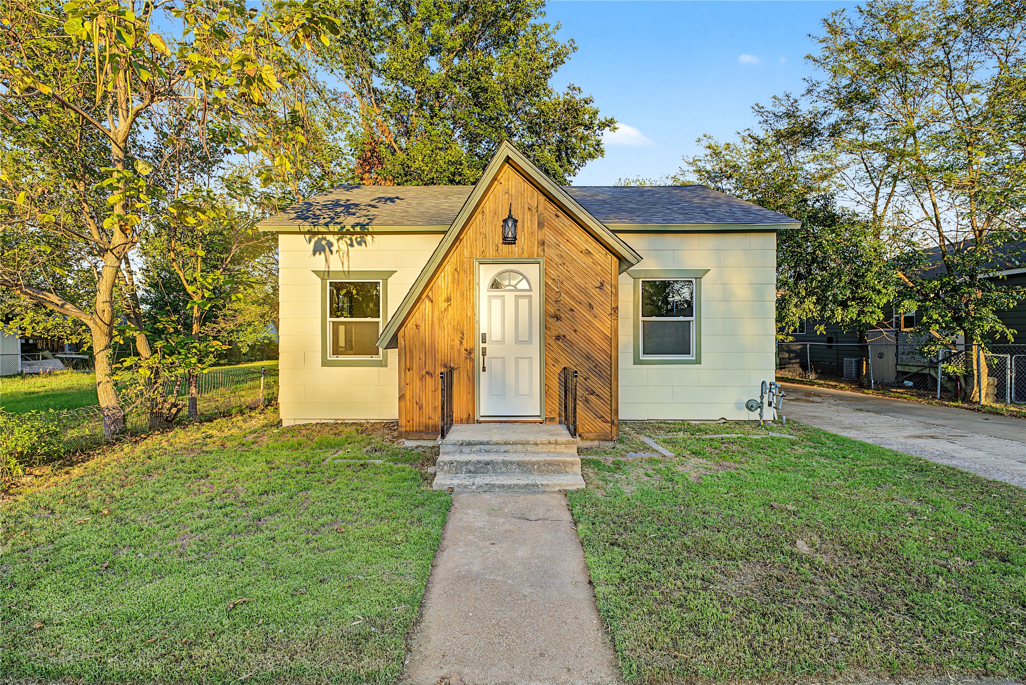 126 N Seminole Avenue Bartlesville OK 74003