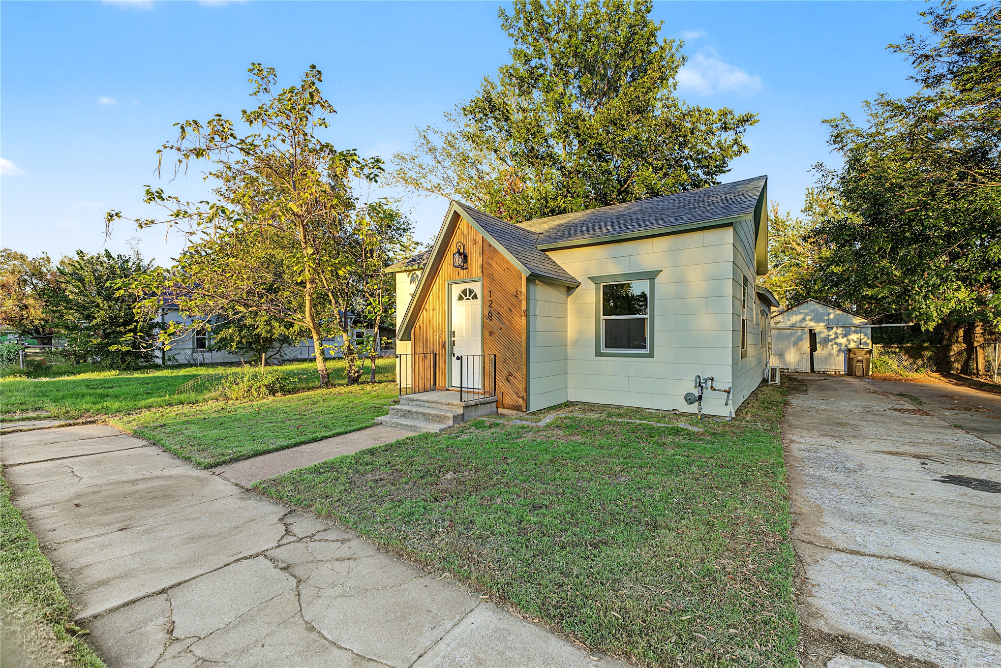 126 N Seminole Avenue Bartlesville OK 74003