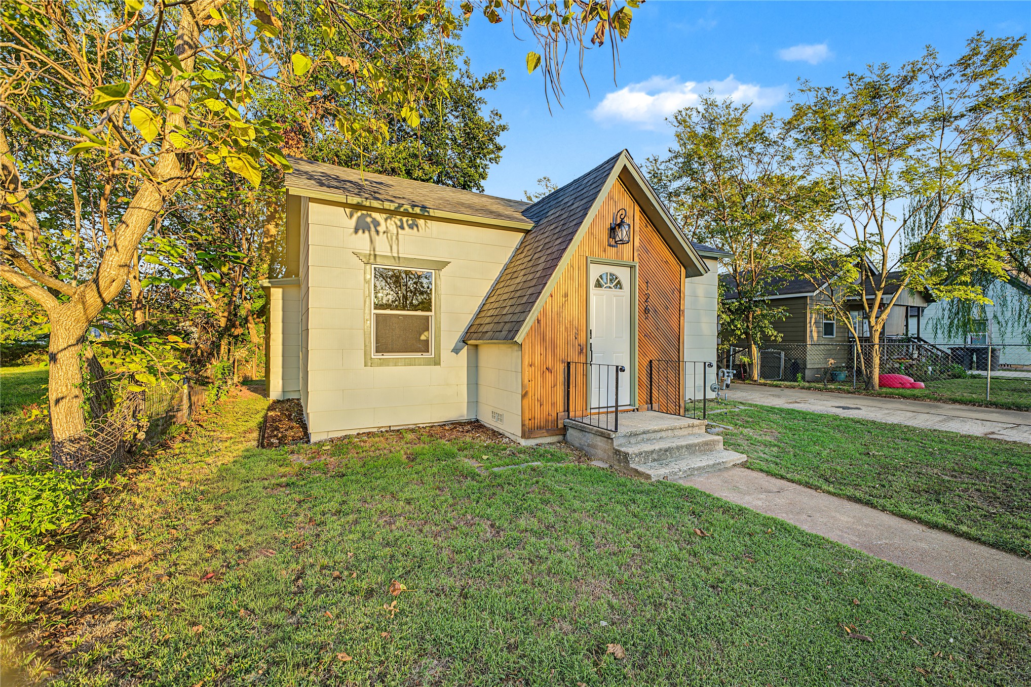 126 N Seminole Avenue Bartlesville OK 74003