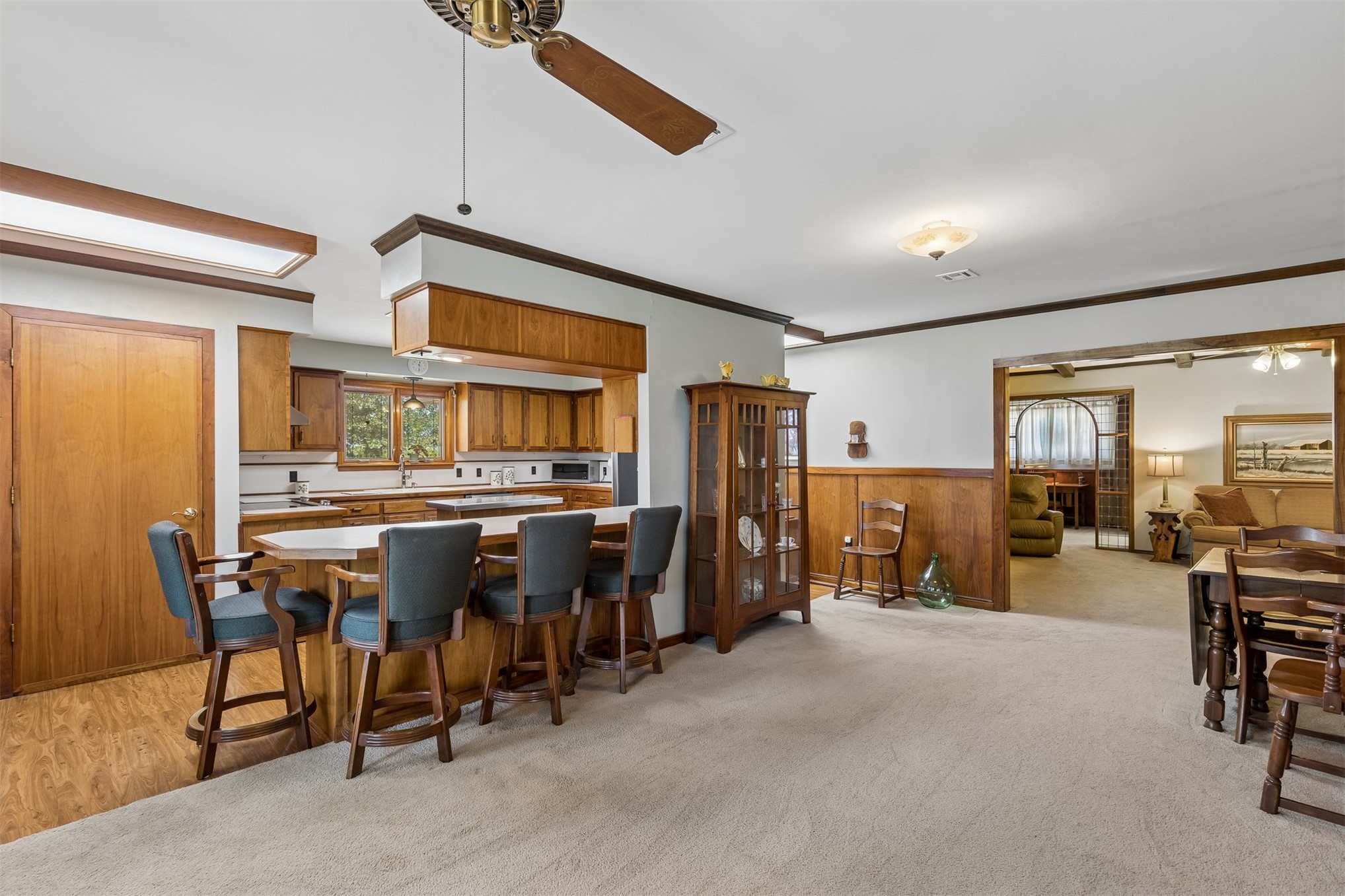 1002 Sunset Circle Yale OK 74085