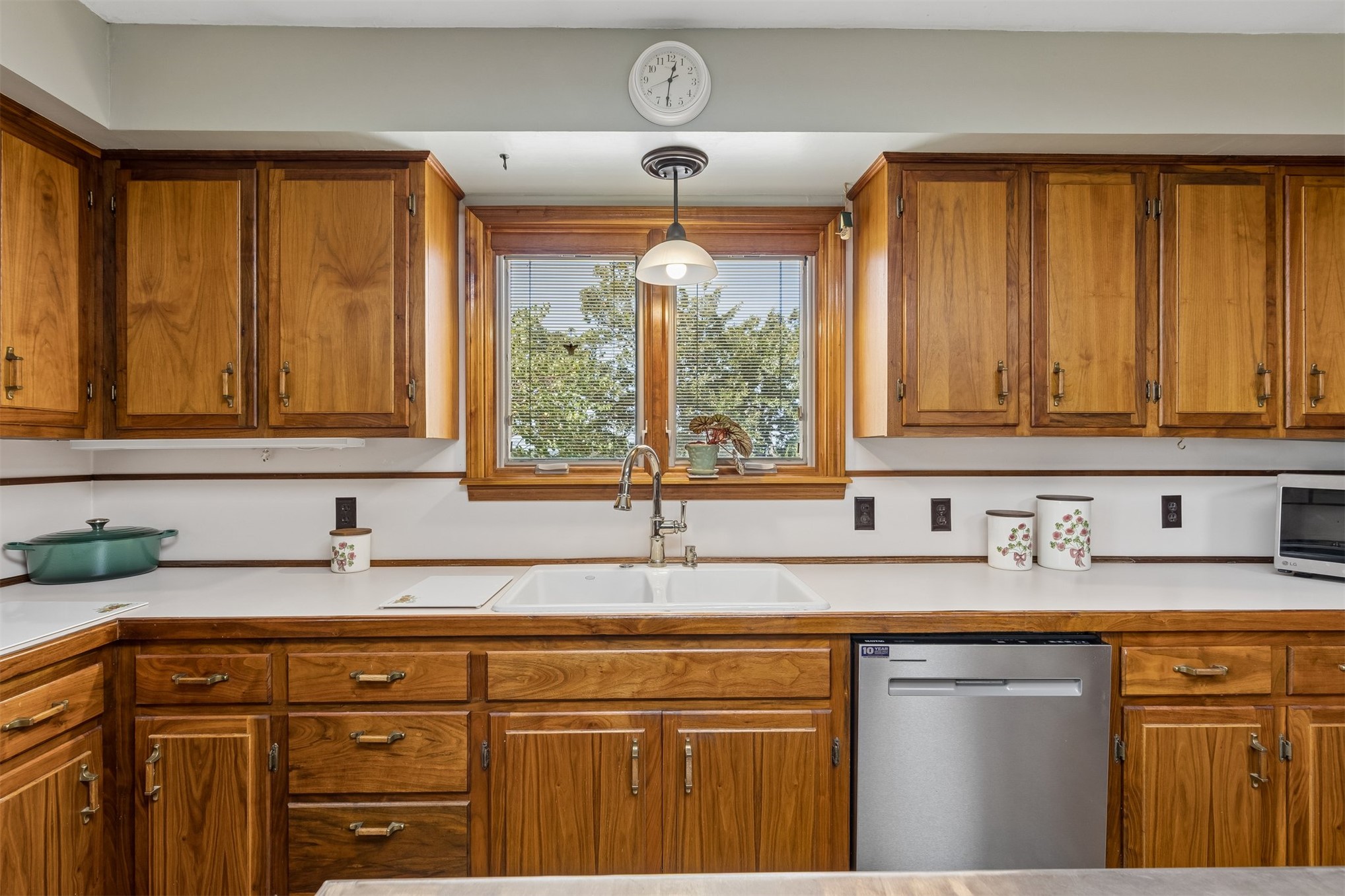 1002 Sunset Circle Yale OK 74085