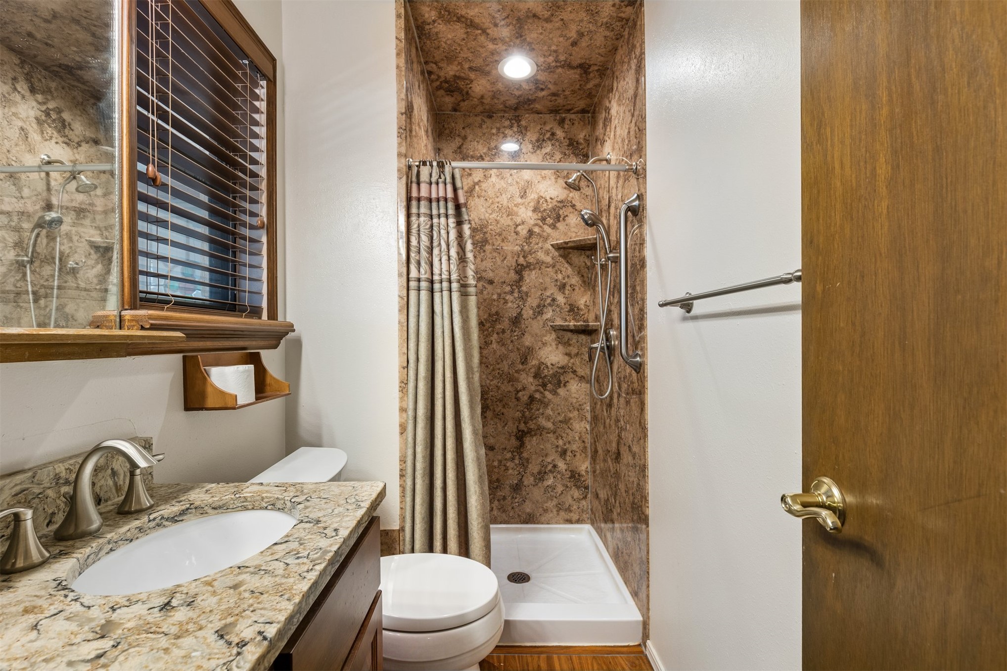 1002 Sunset Circle Yale OK 74085
