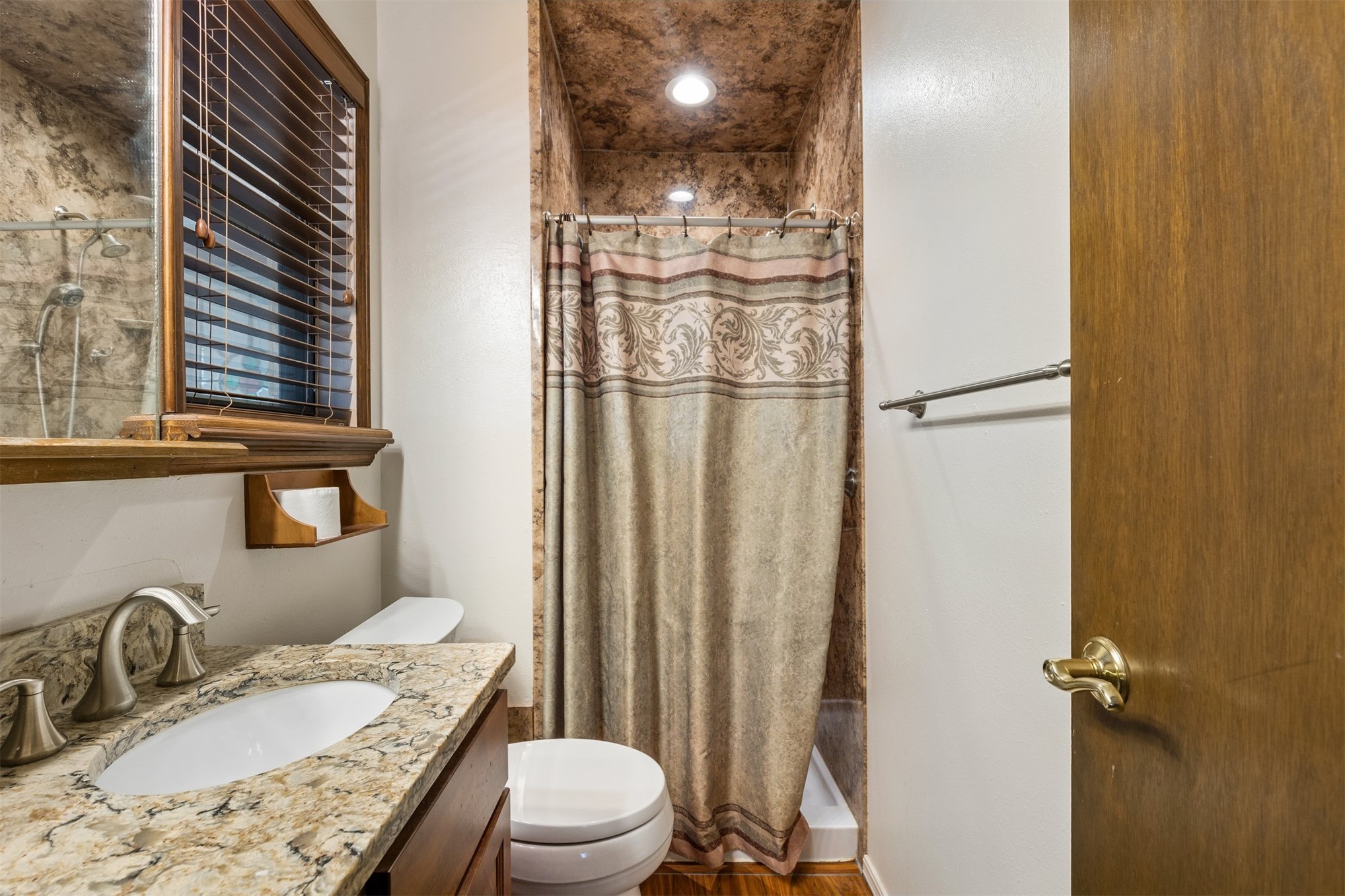 1002 Sunset Circle Yale OK 74085