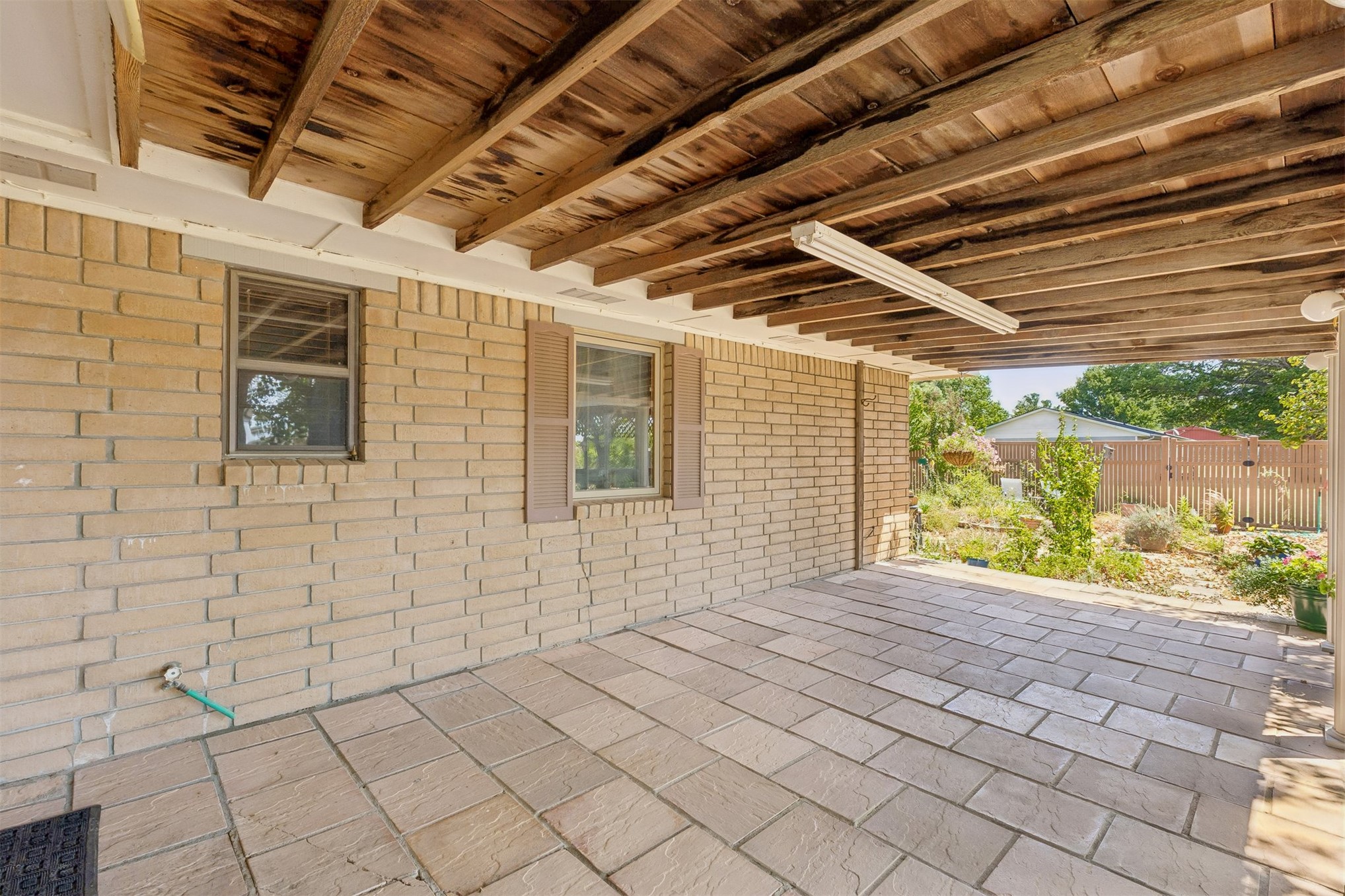 1002 Sunset Circle Yale OK 74085
