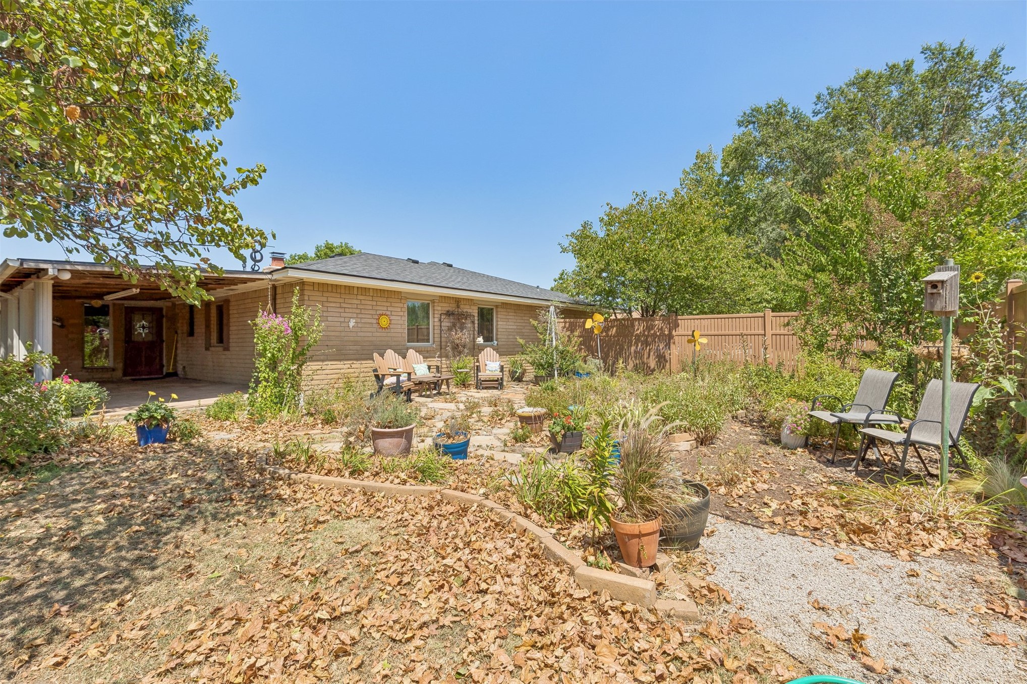1002 Sunset Circle Yale OK 74085