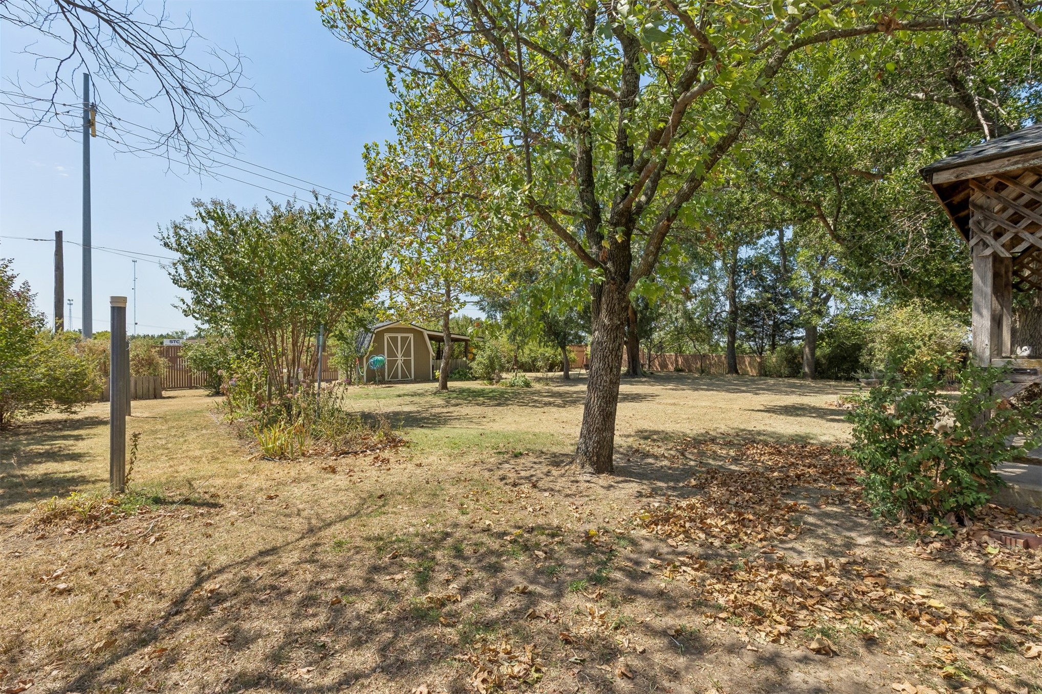 1002 Sunset Circle Yale OK 74085