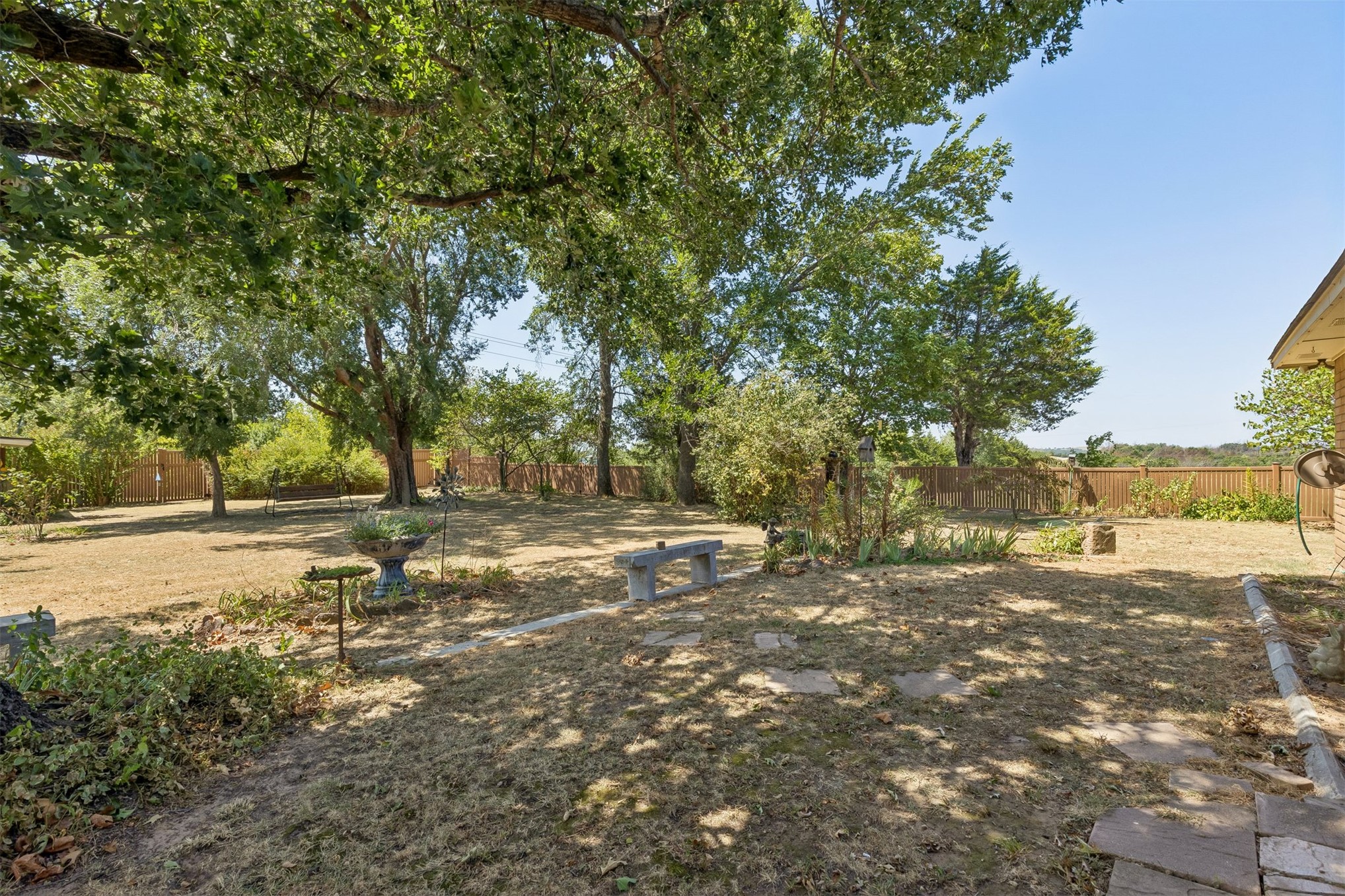 1002 Sunset Circle Yale OK 74085