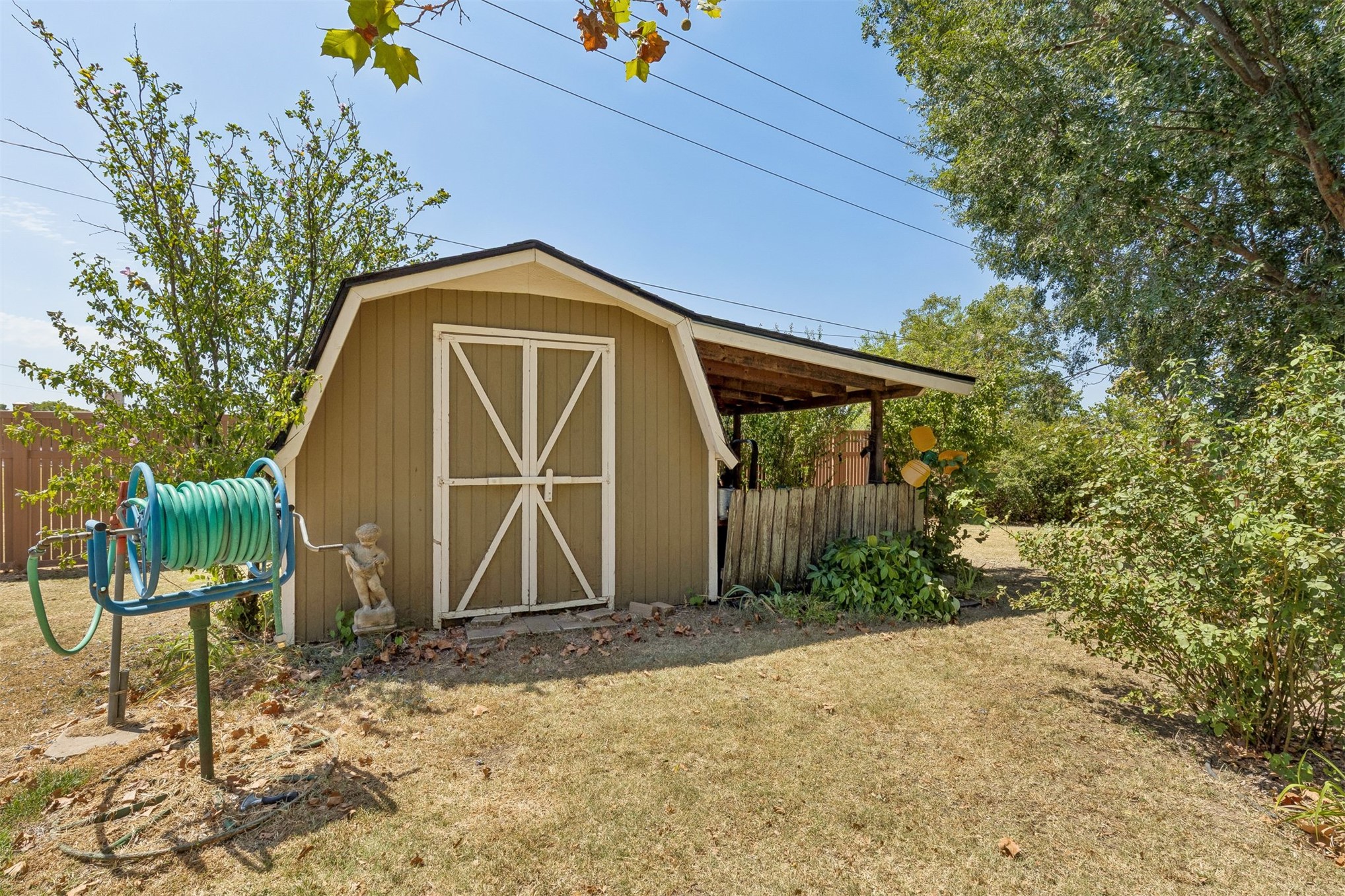 1002 Sunset Circle Yale OK 74085