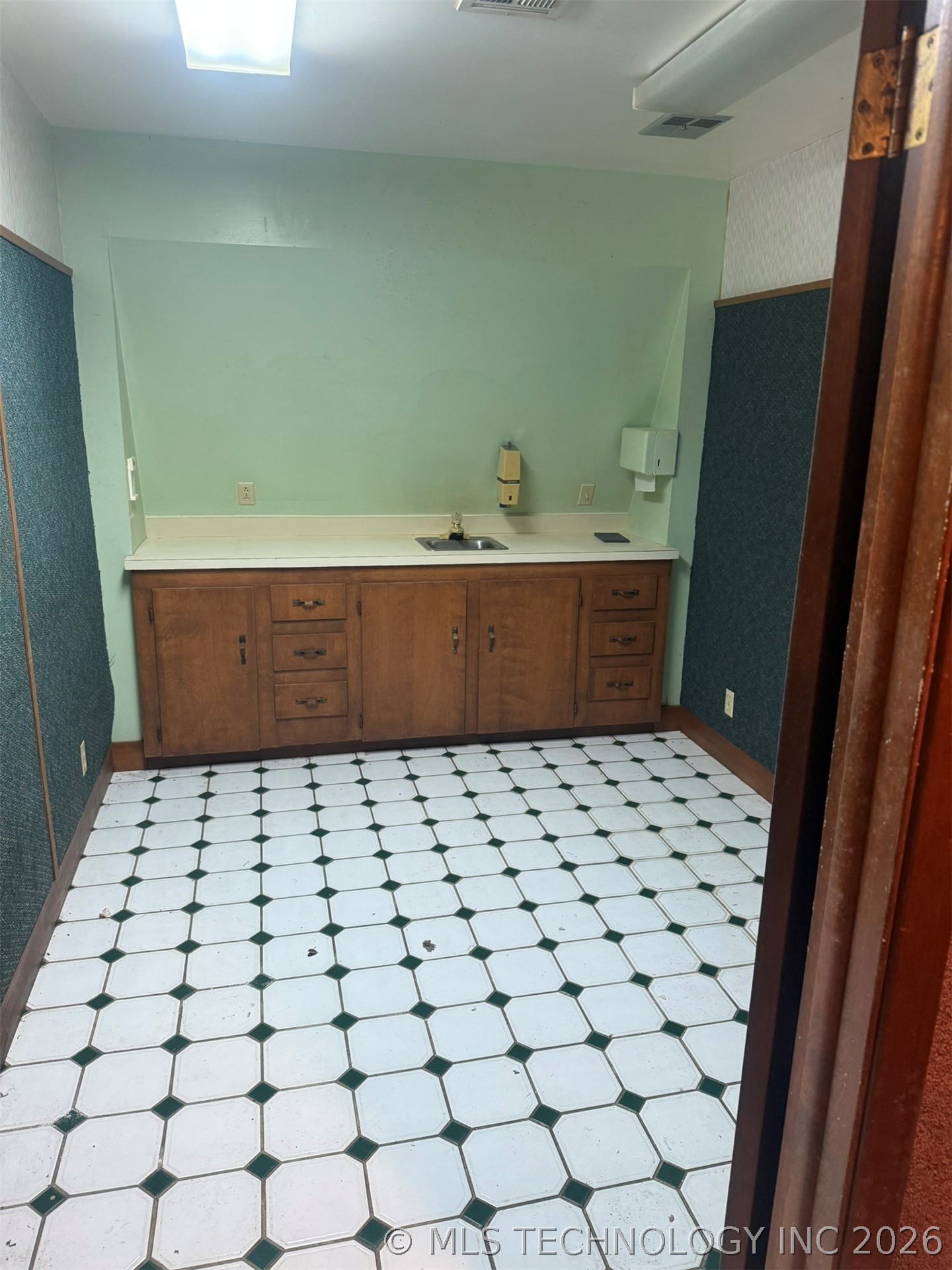 912 W Cedar Street Stilwell OK 74960