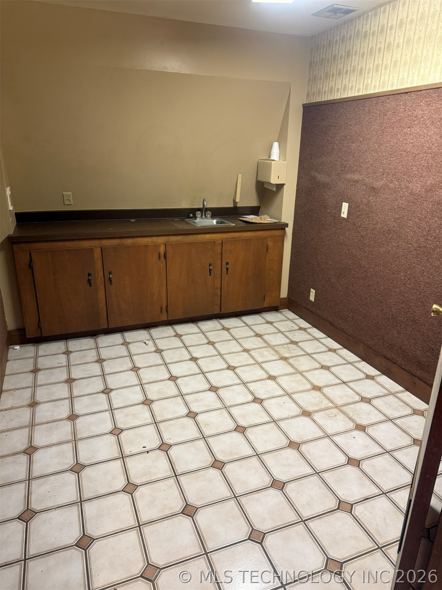 912 W Cedar Street Stilwell OK 74960