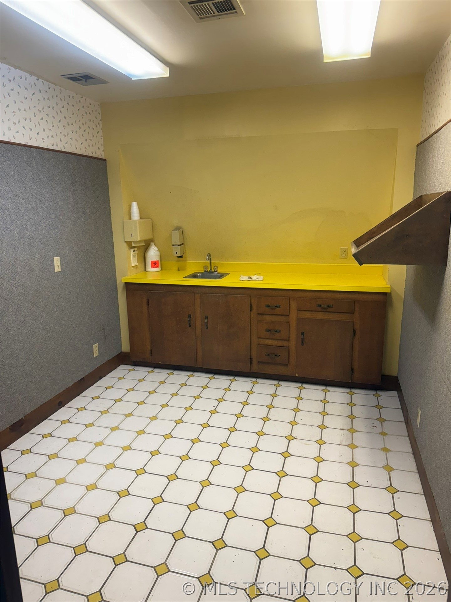 912 W Cedar Street Stilwell OK 74960