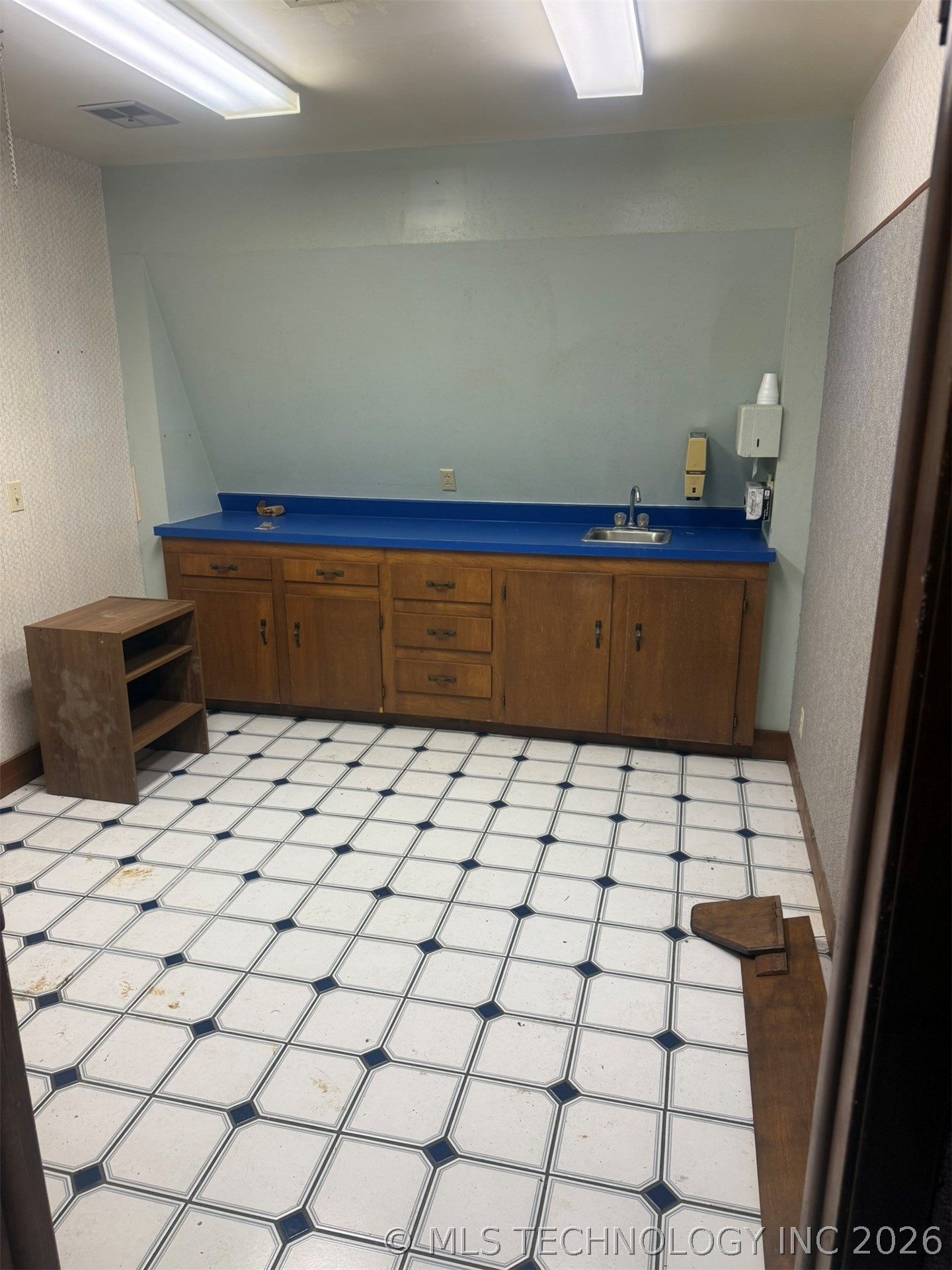 912 W Cedar Street Stilwell OK 74960