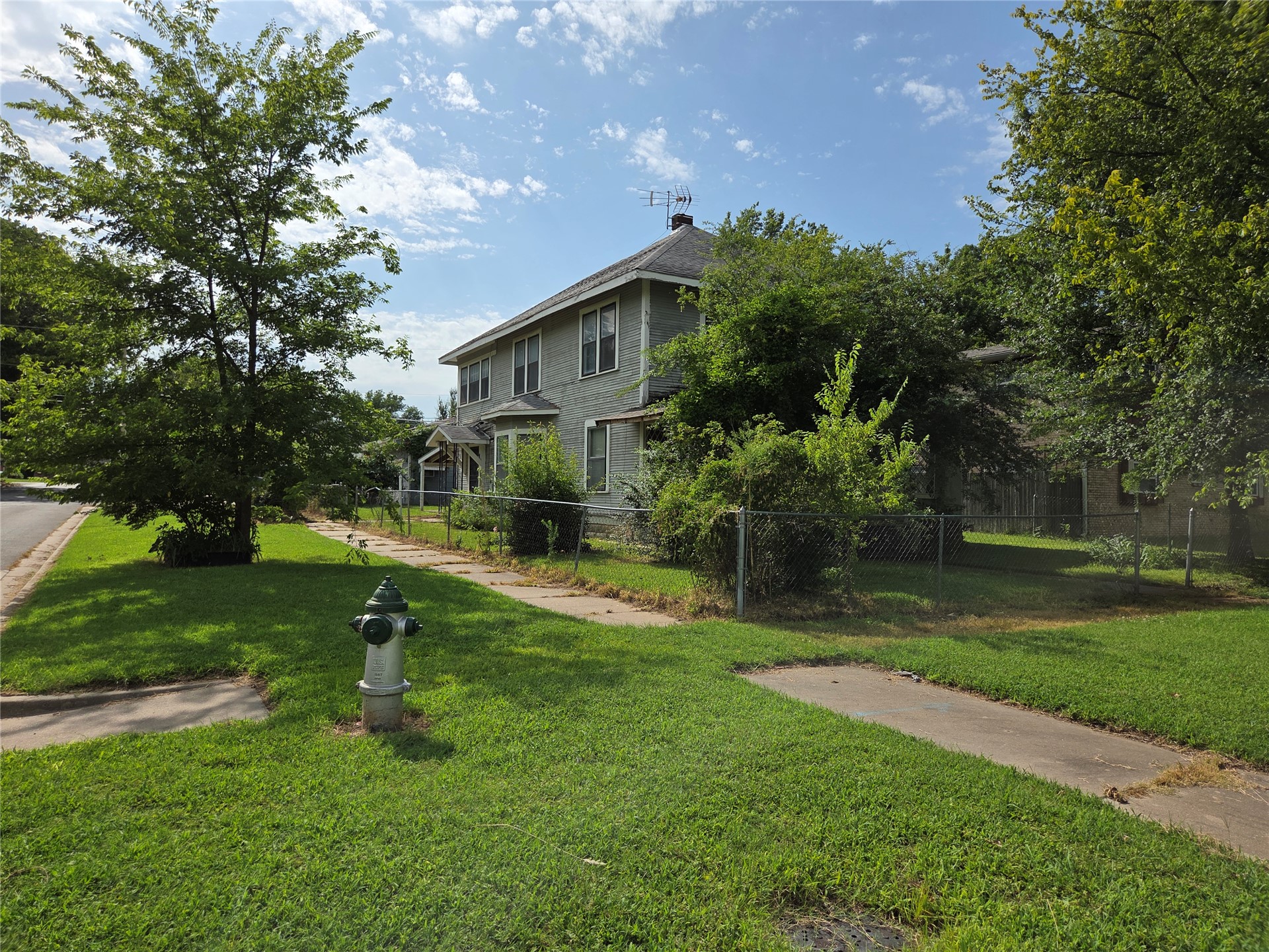 427 S Seneca Avenue Bartlesville OK 74003