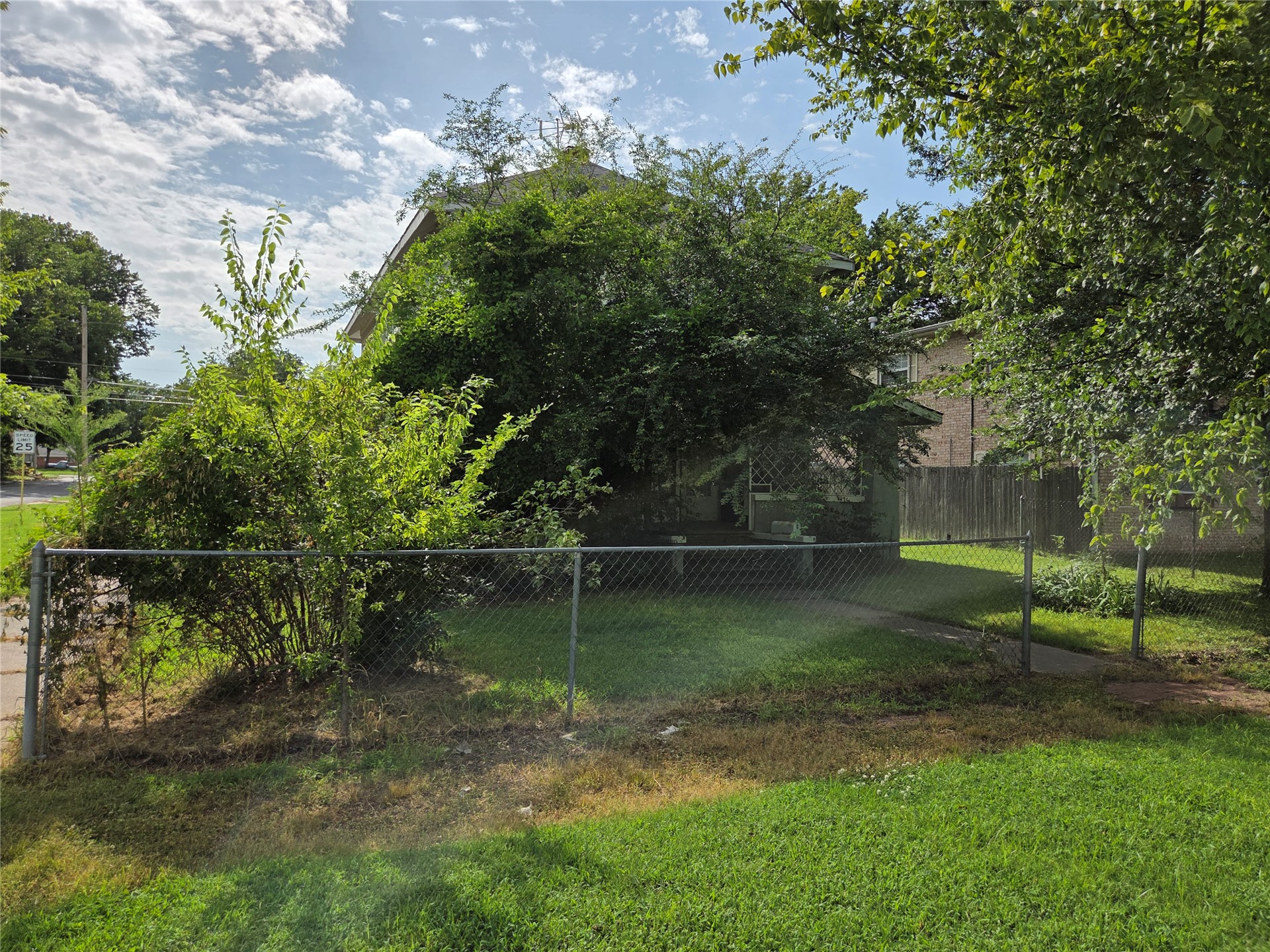 427 S Seneca Avenue Bartlesville OK 74003