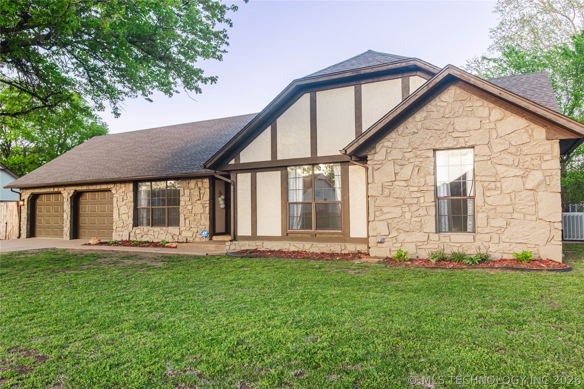 2422 S Maywood Drive Claremore OK 74017