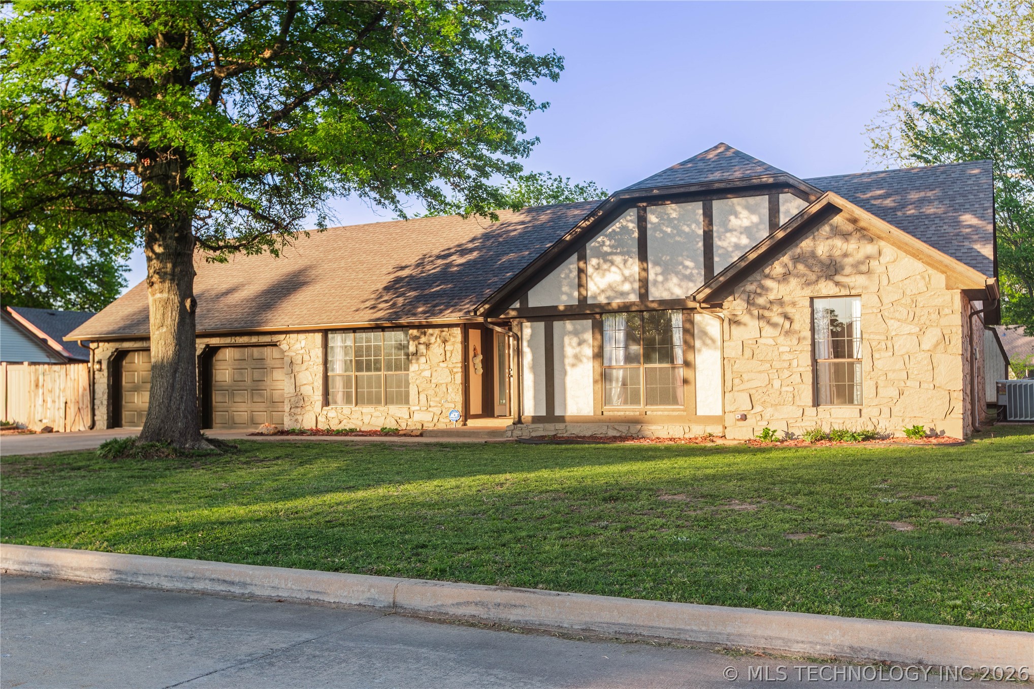 2422 S Maywood Drive Claremore OK 74017