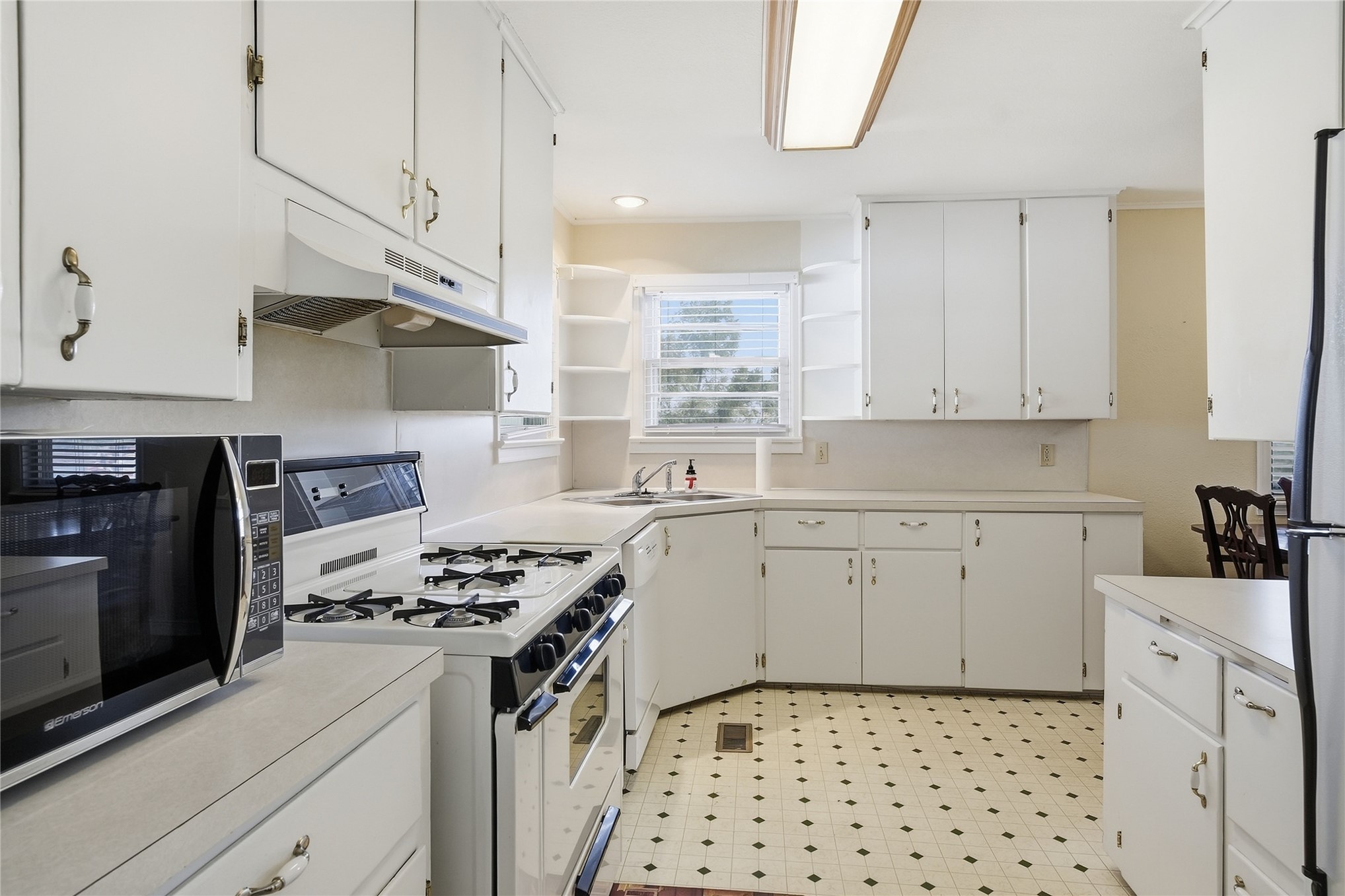104 W Plum Stilwell OK 74960