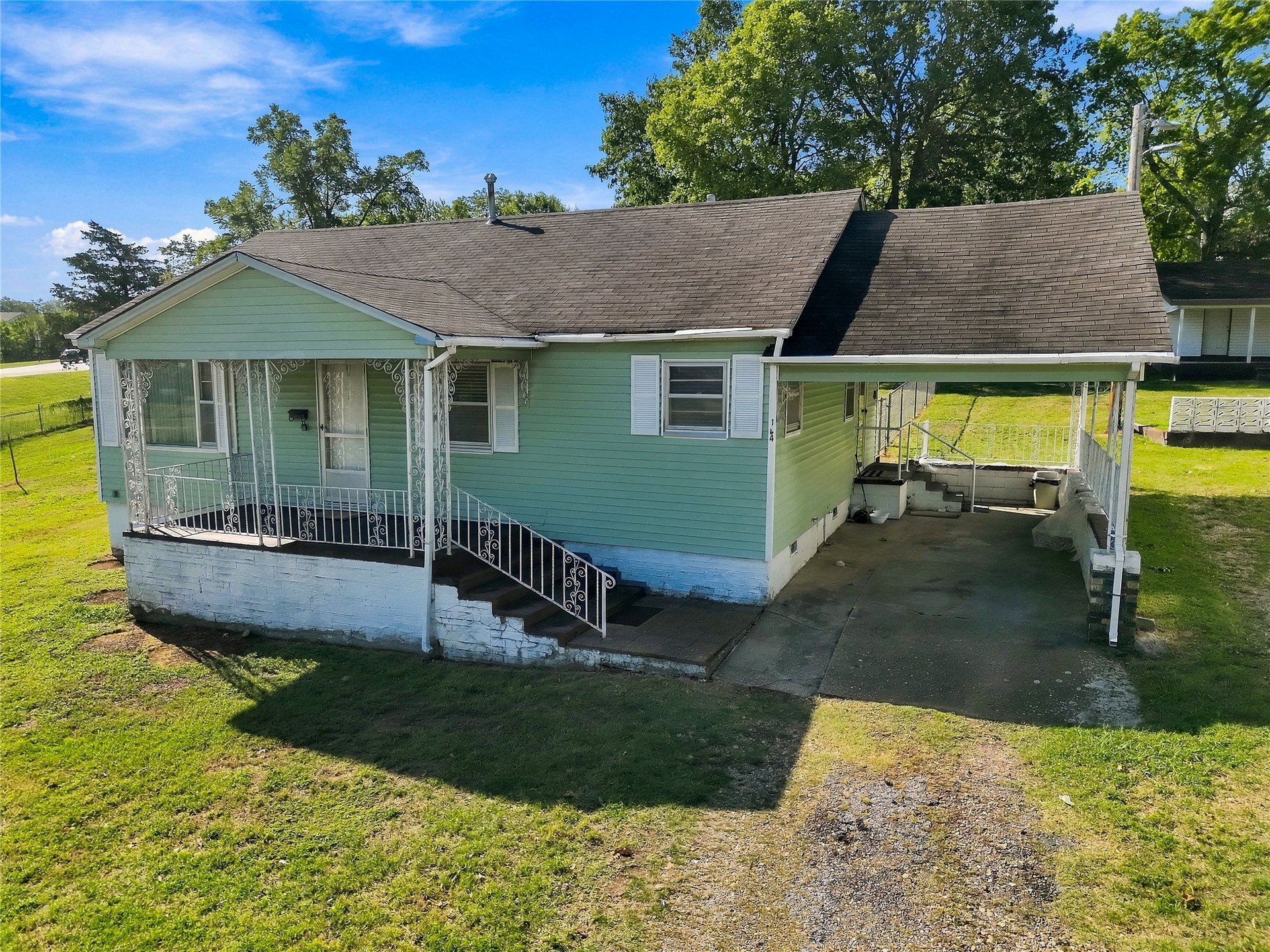 104 W Plum Stilwell OK 74960