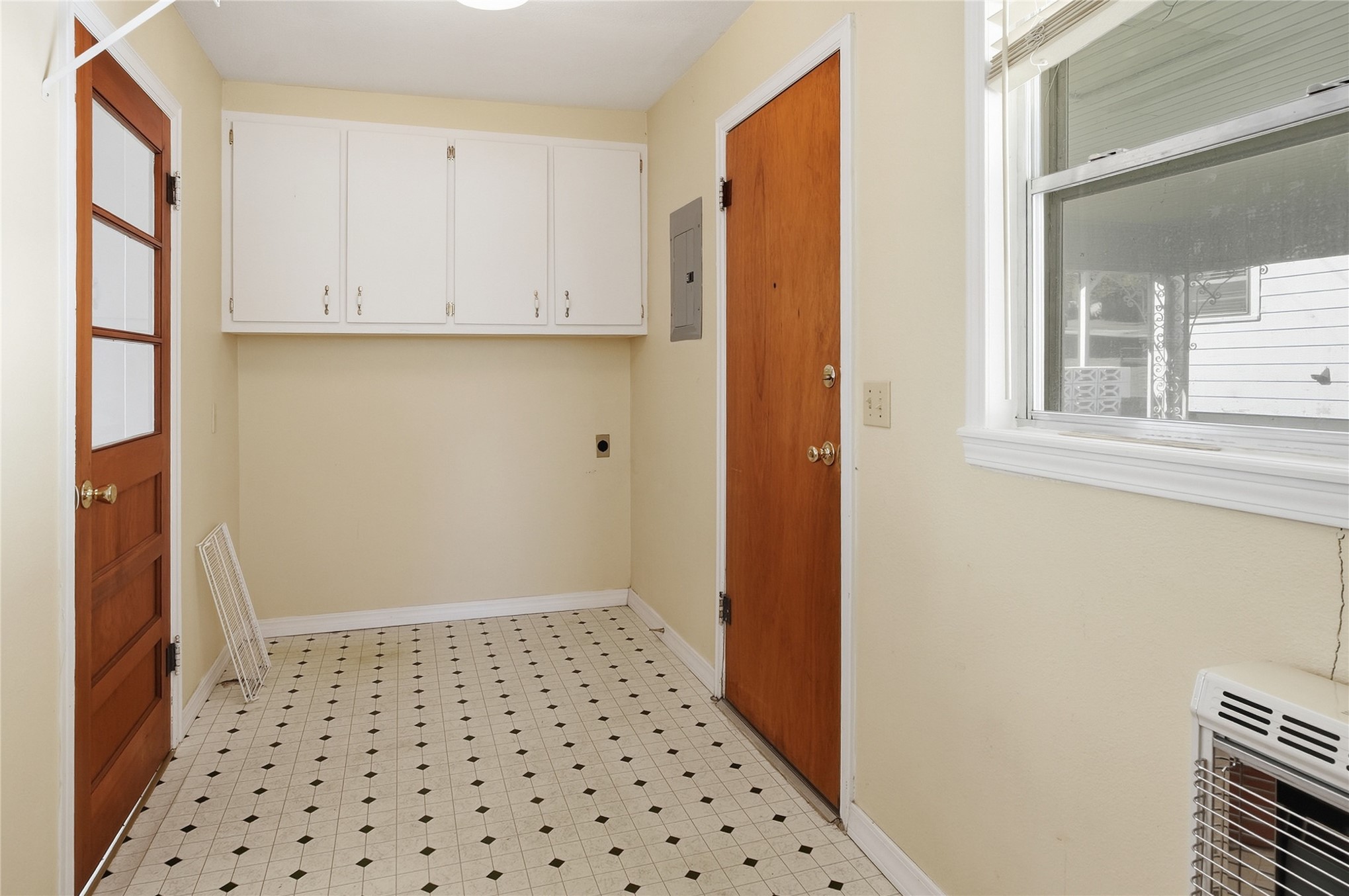 104 W Plum Stilwell OK 74960
