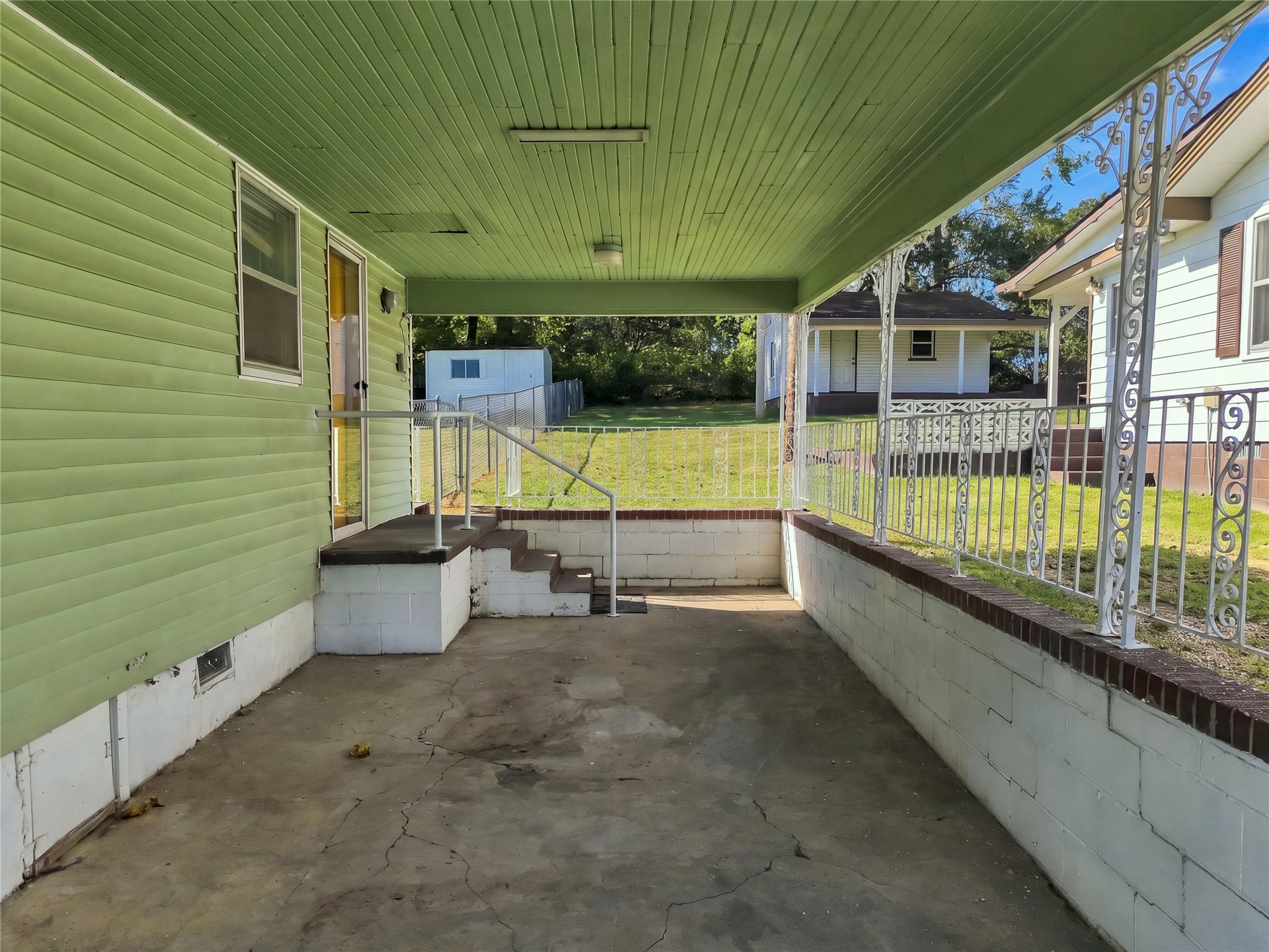 104 W Plum Stilwell OK 74960