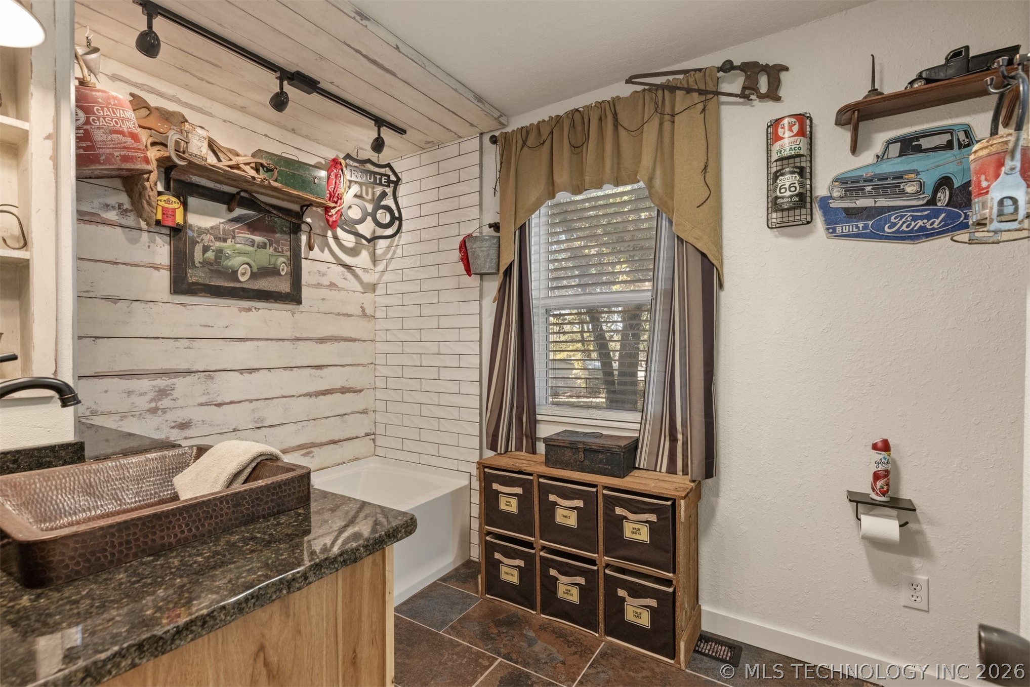 1019 N 7th Street Jay OK 74346