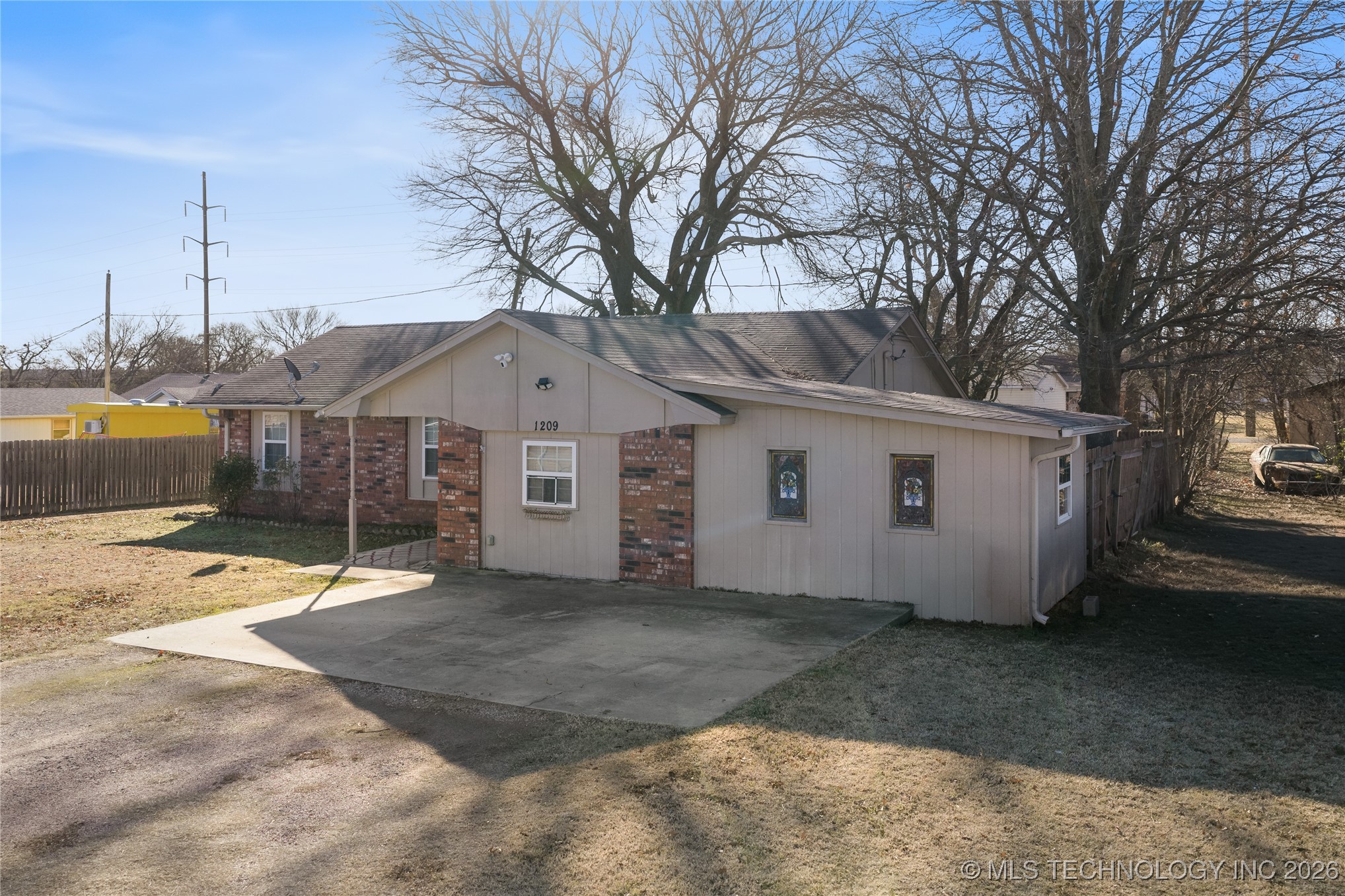 1209 W Chickasha Sulphur OK 73086