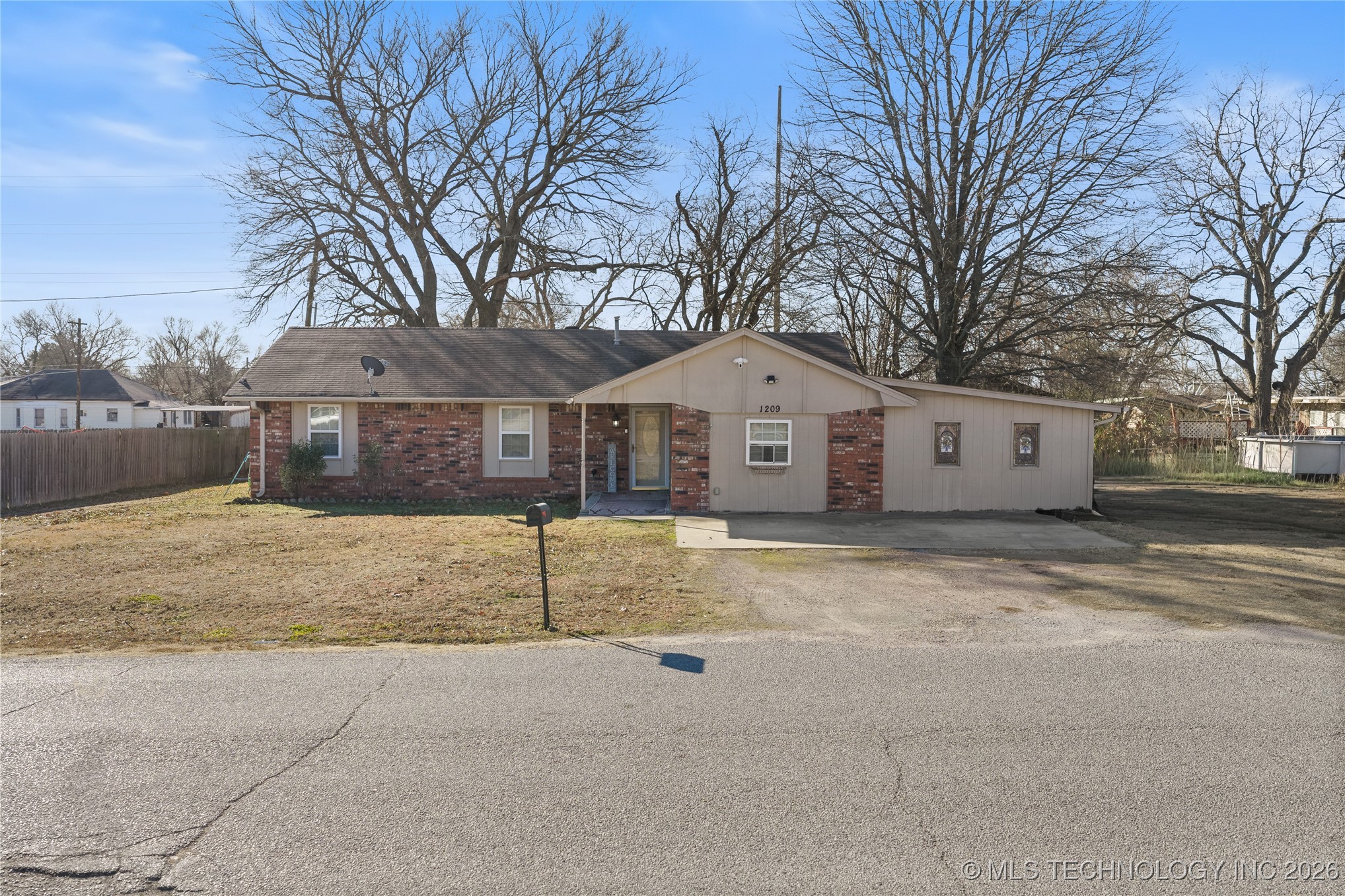 1209 W Chickasha Sulphur OK 73086