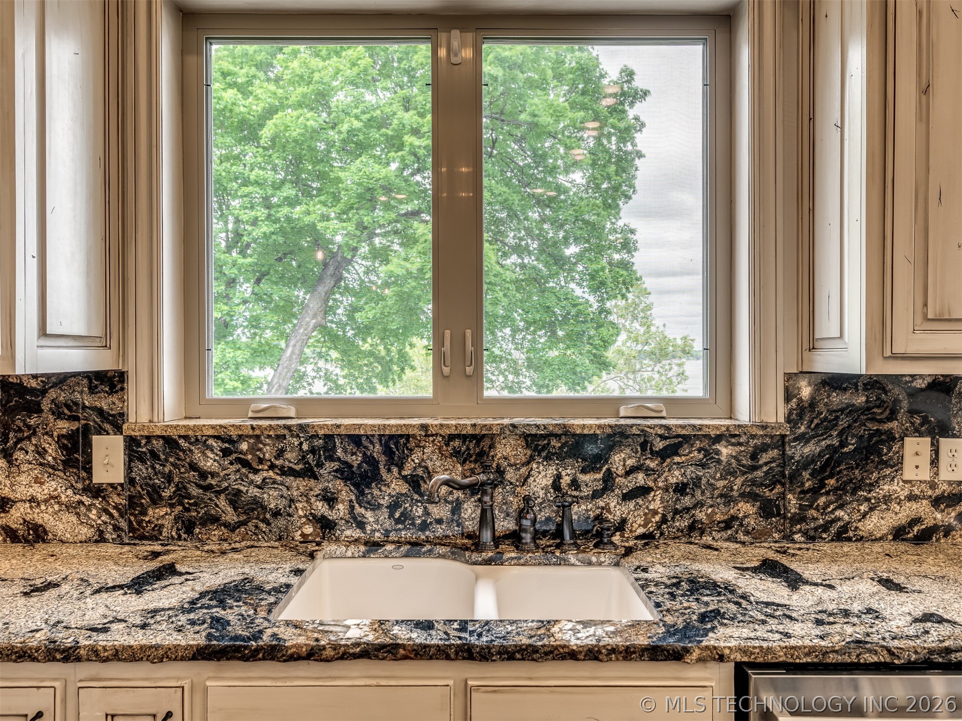 31709 S 600 Place Grove OK 74344