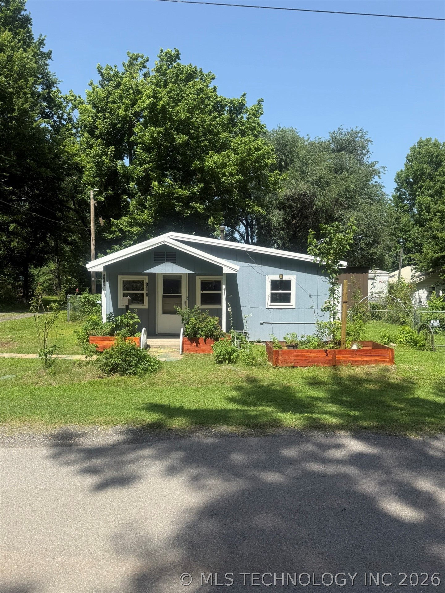 310 S Cherokee Stilwell OK 74960