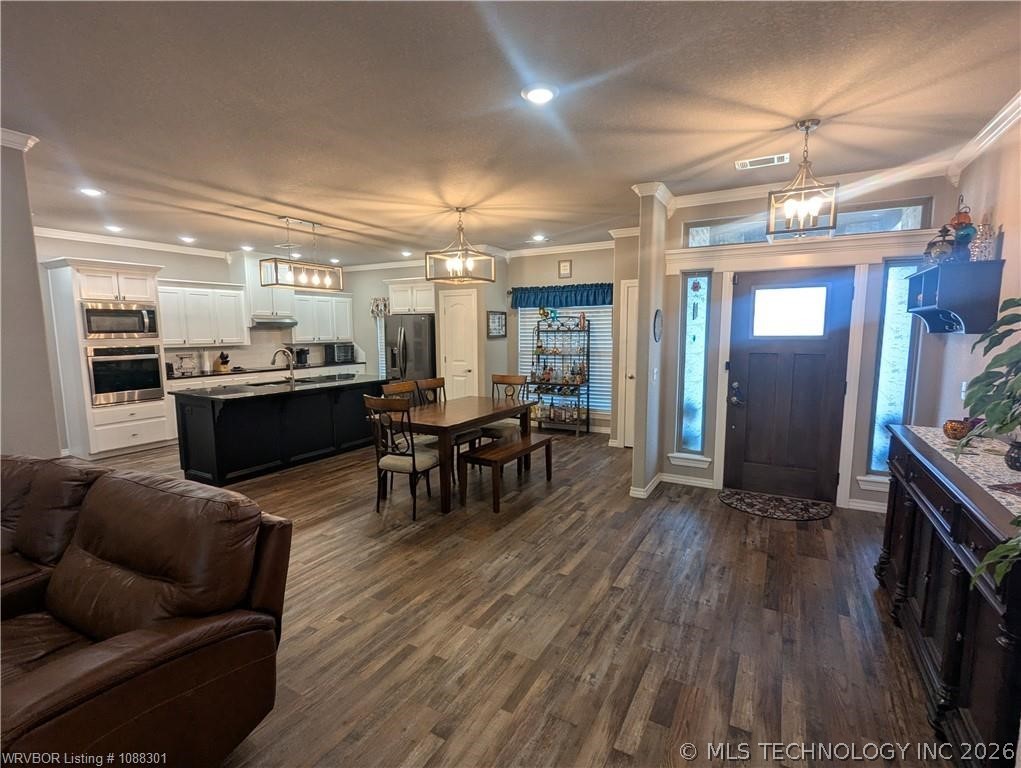 2035 Breckenridge Avenue Sallisaw OK 74955