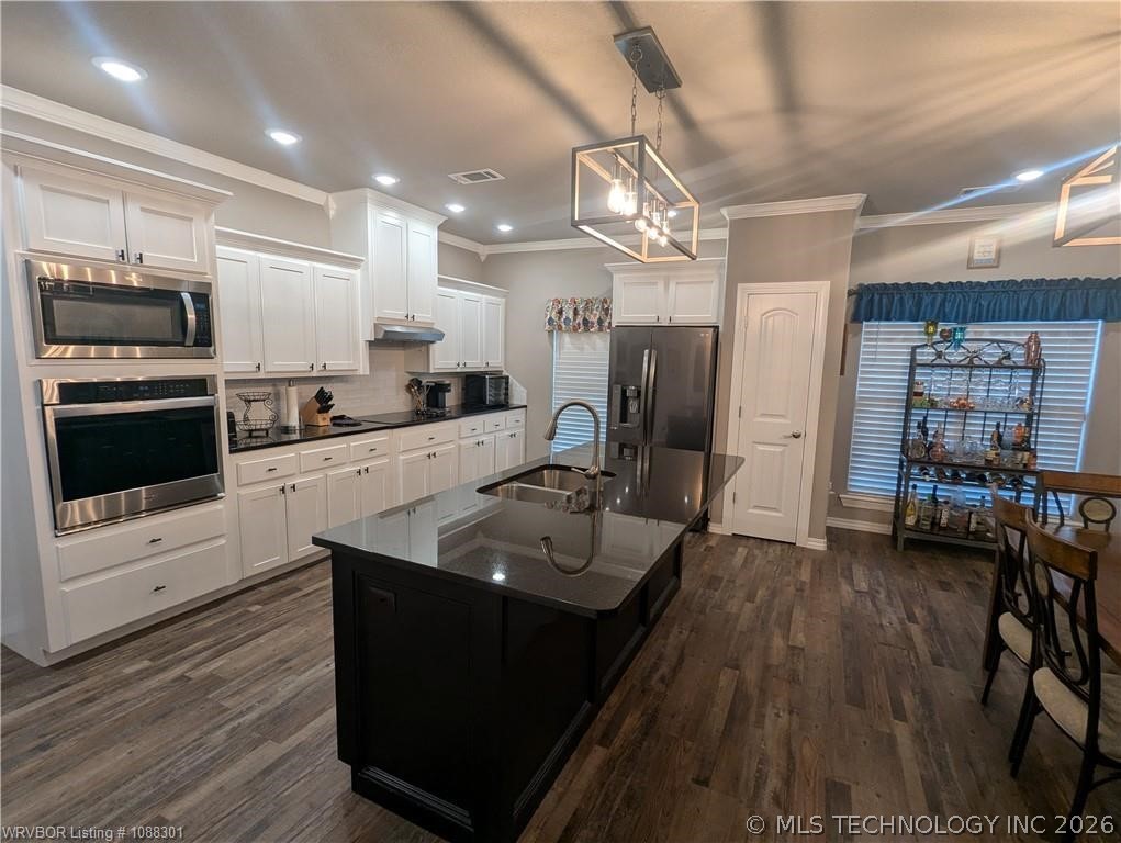 2035 Breckenridge Avenue Sallisaw OK 74955