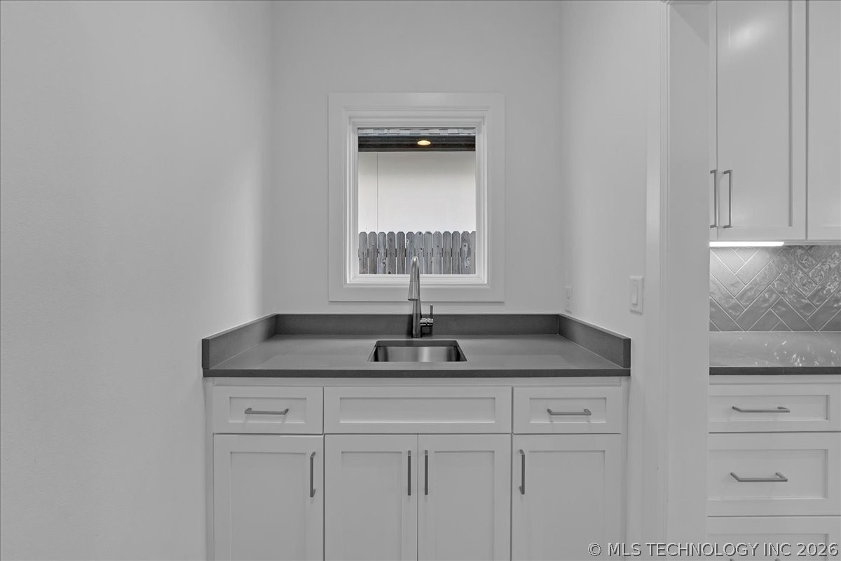 4011 W Albuquerque Street Broken Arrow OK 74011
