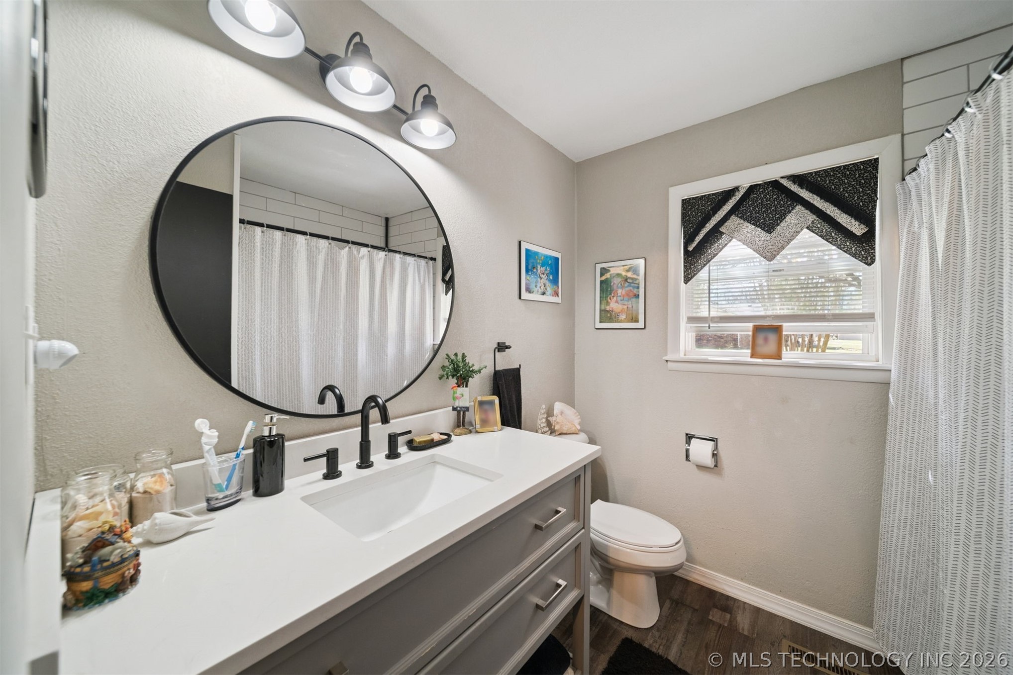 1501 N Fox Street Chouteau OK 74337