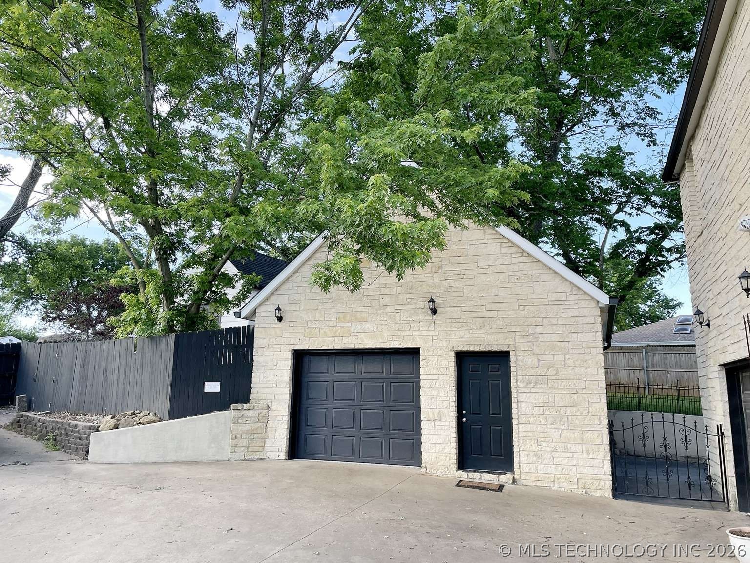 1350 Woodbriar Lane Catoosa OK 74015