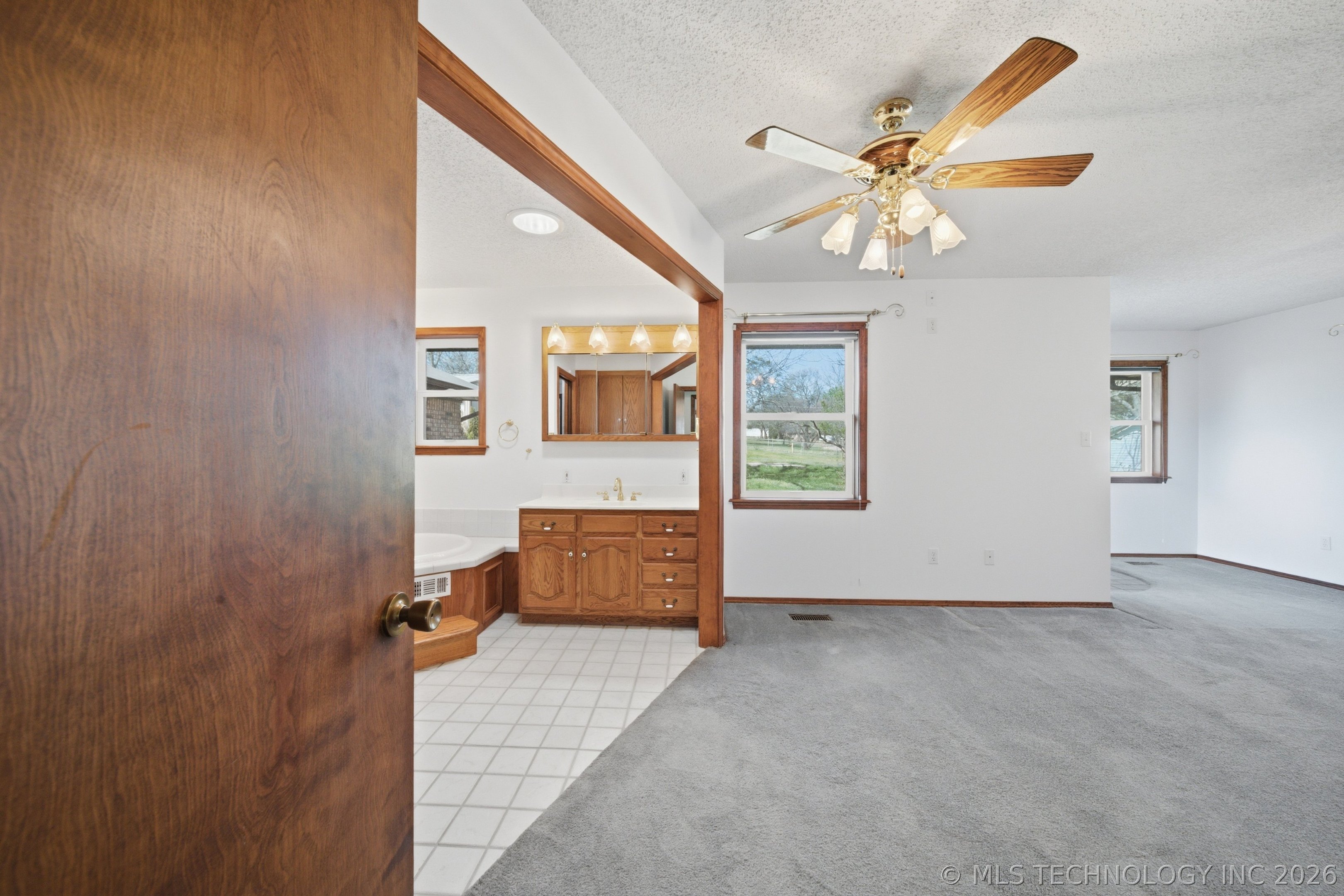 1001 N Hopi Street Chouteau OK 74337