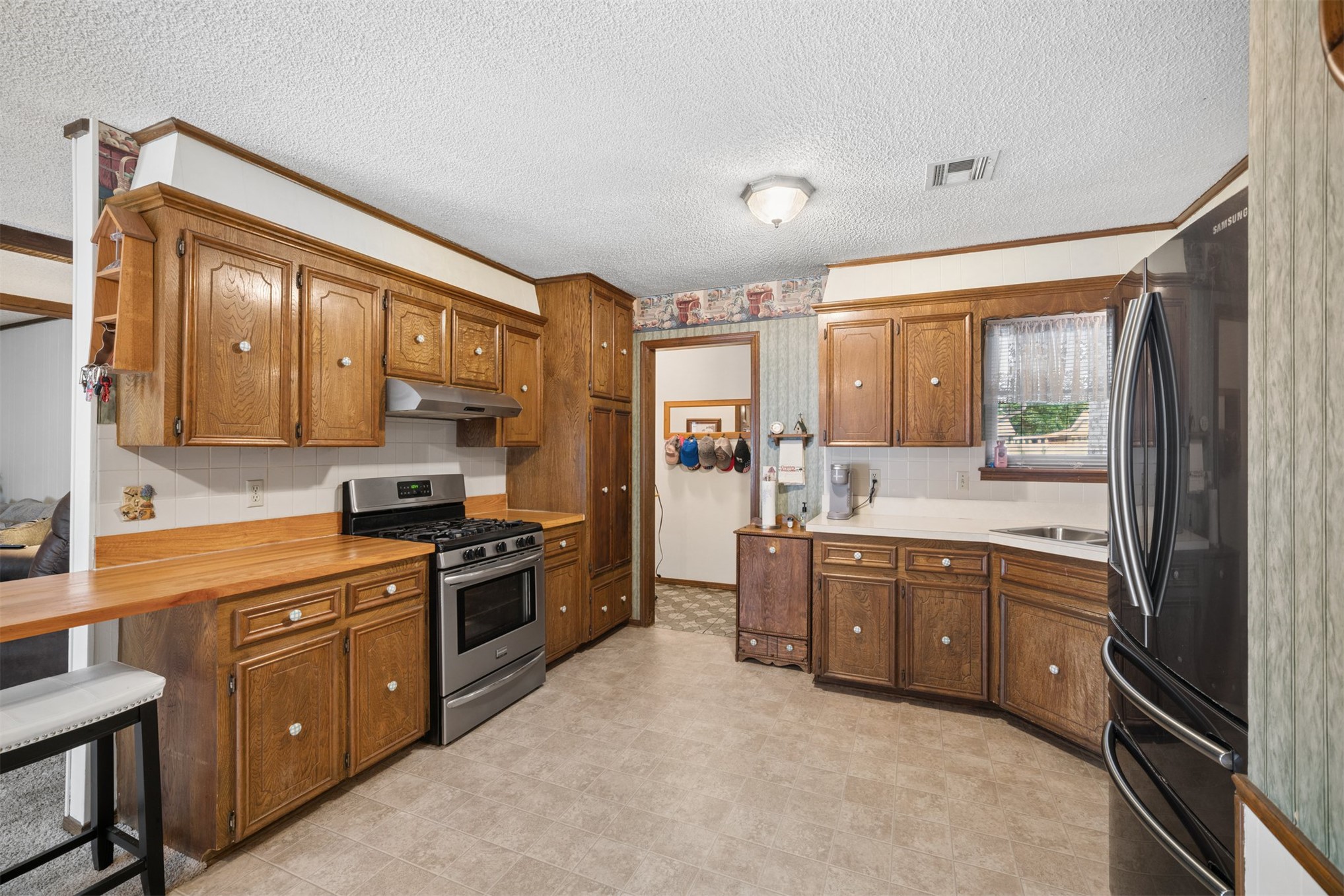 1813 Surrey Drive Pryor OK 74361
