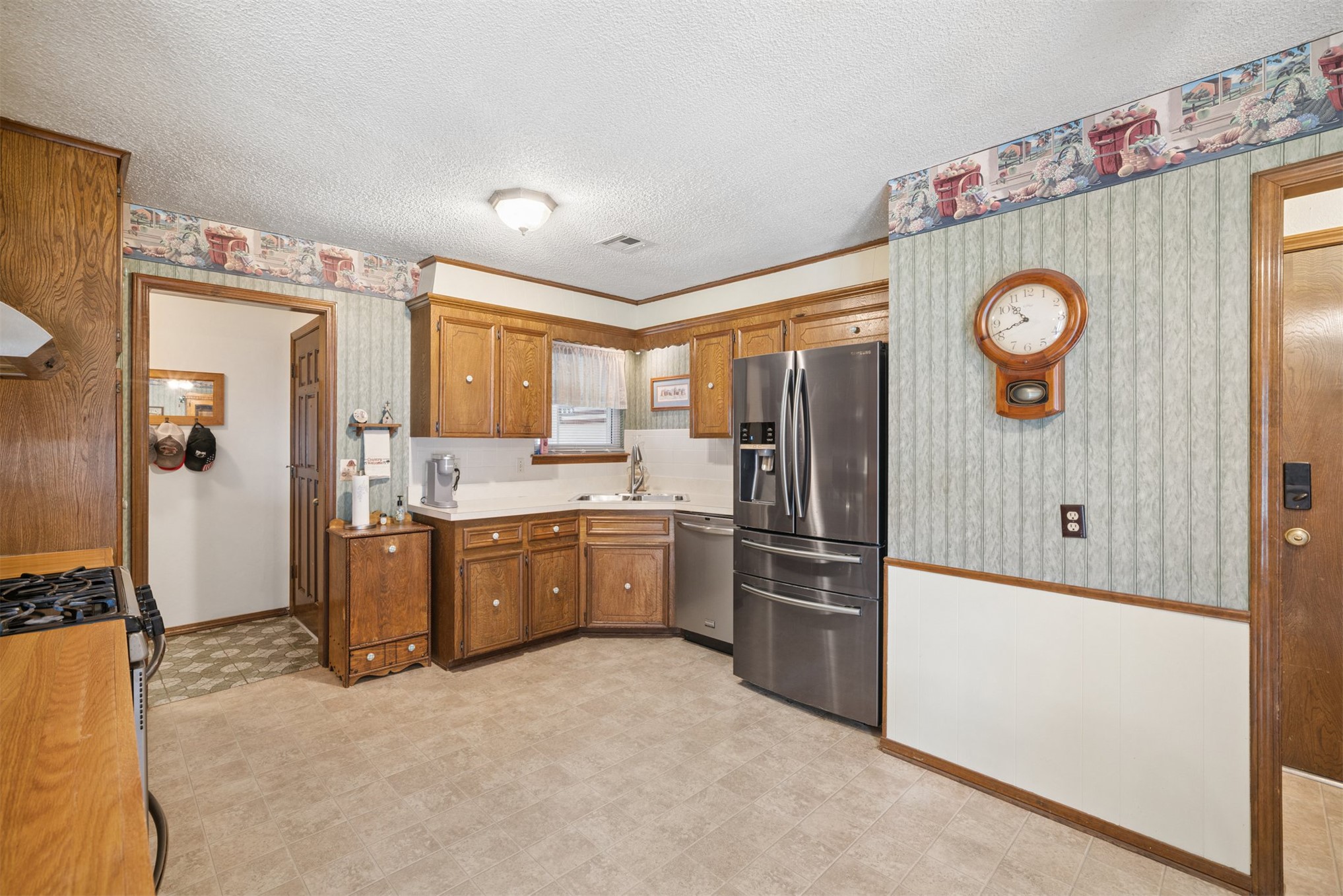 1813 Surrey Drive Pryor OK 74361