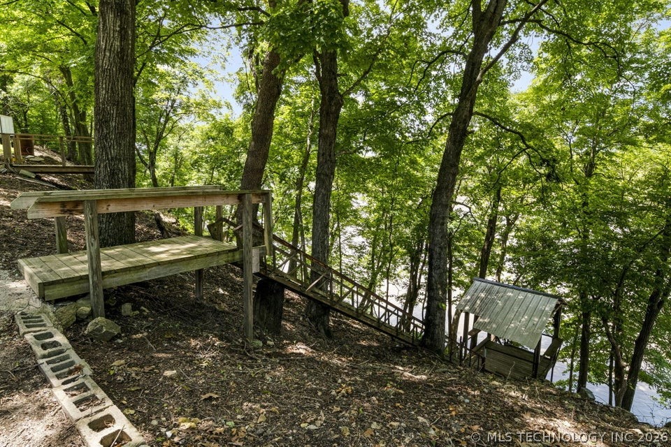 63060 E 157th Road Wyandotte OK 74370
