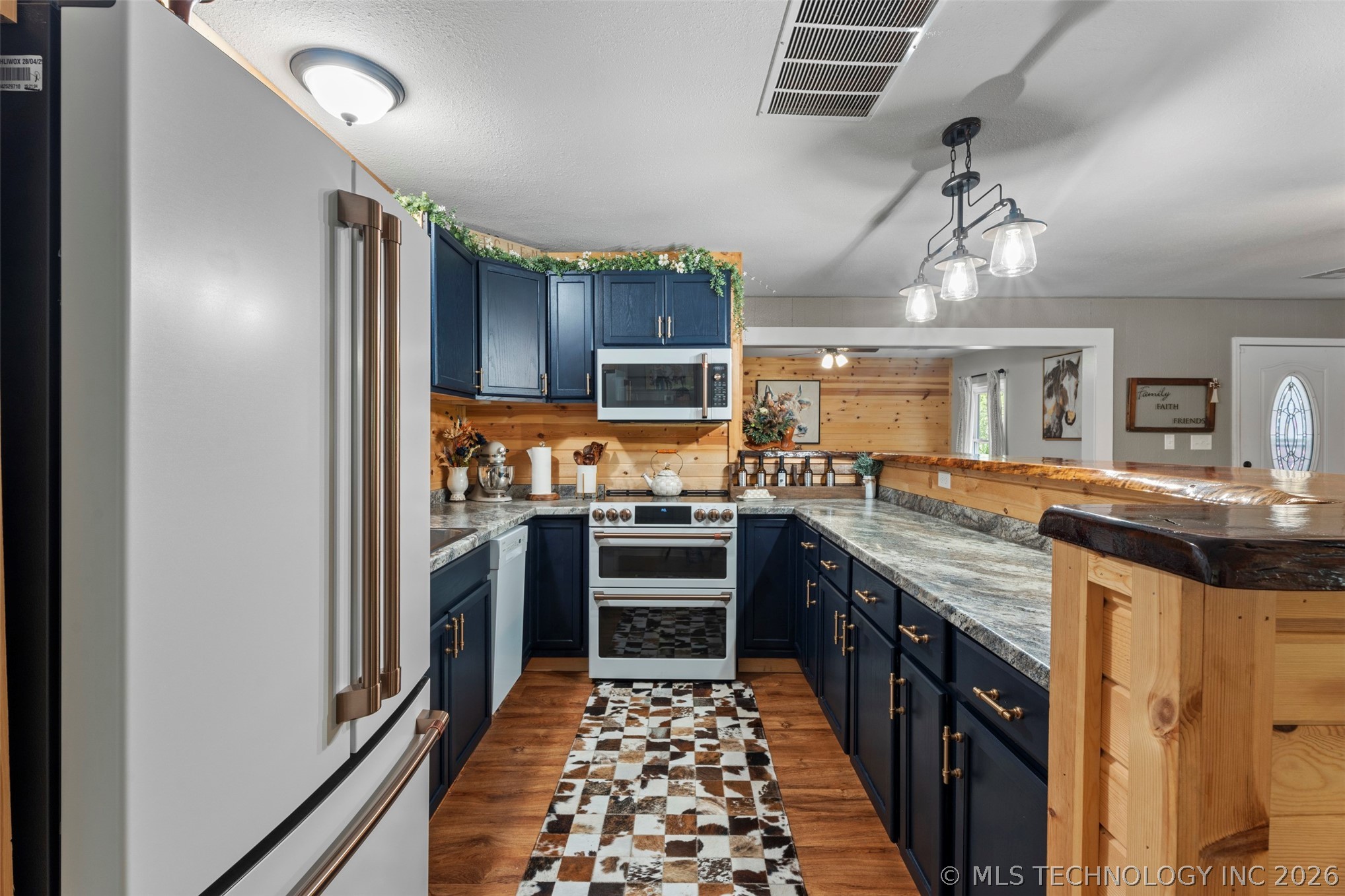 63060 E 157th Road Wyandotte OK 74370