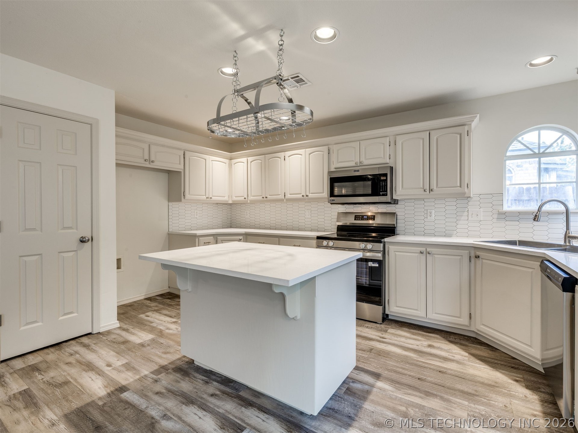 5324 S Redbud Place Sand Springs OK 74063