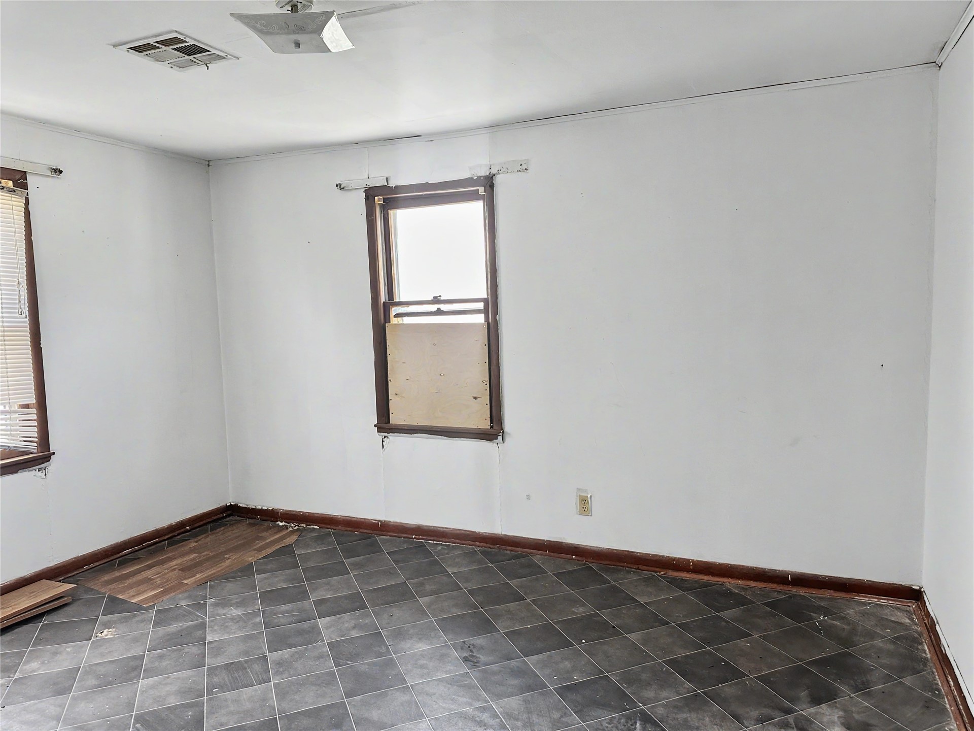 848 W Keetoowah Street Tahlequah OK 74464
